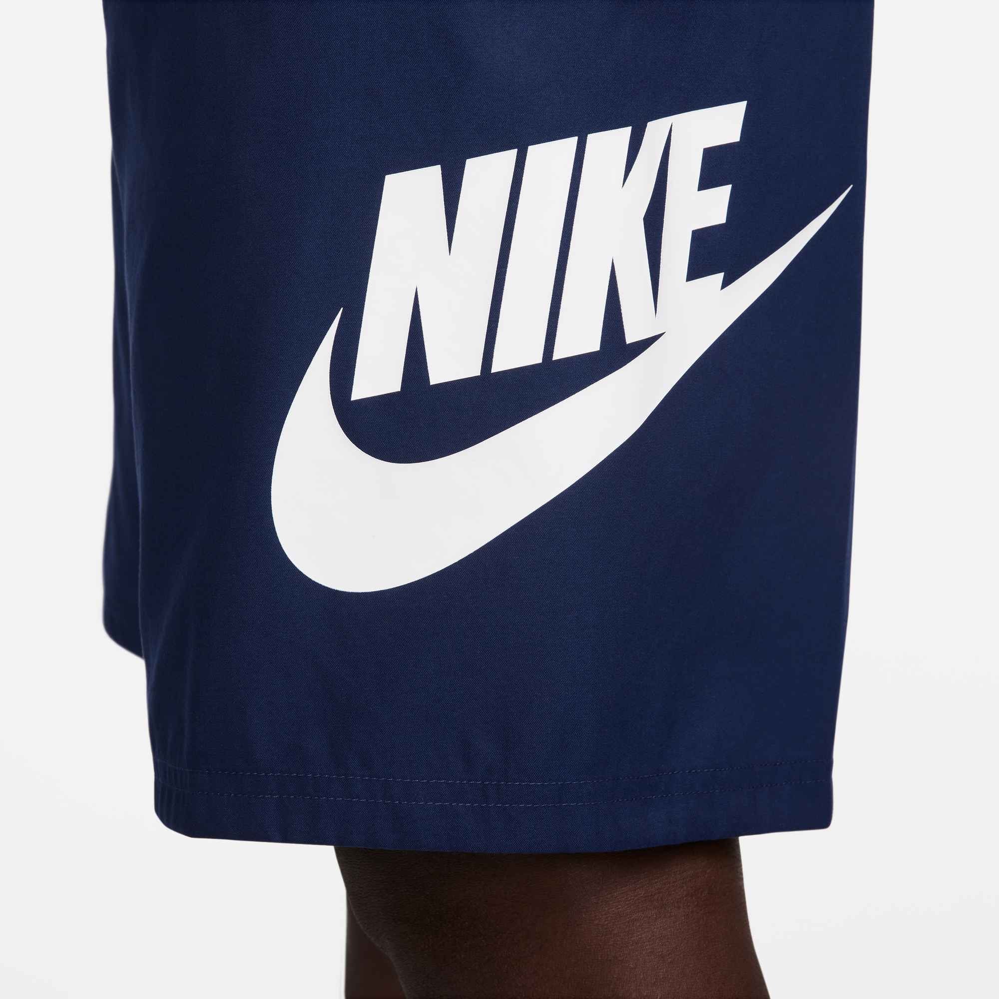 Nike Sportswear Shorts »M NK CLUB SHORT WVN«  mit lockerem Schnitt, aus Polyester