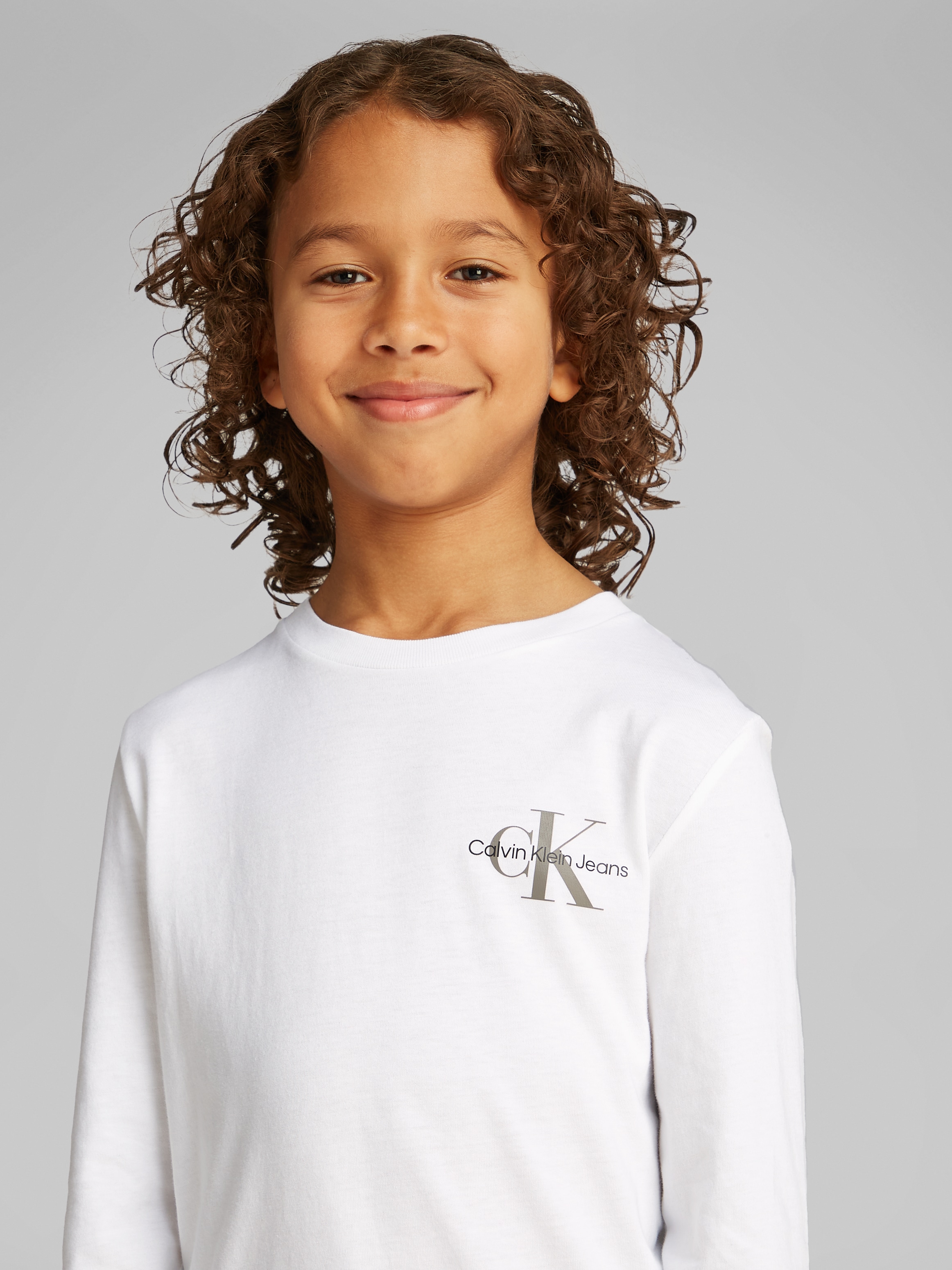 Calvin Klein Jeans Langarmshirt »Chest Monologo Ls T-Shirt«, für Kinder bis 16 Jahre und mit Logoschriftzug