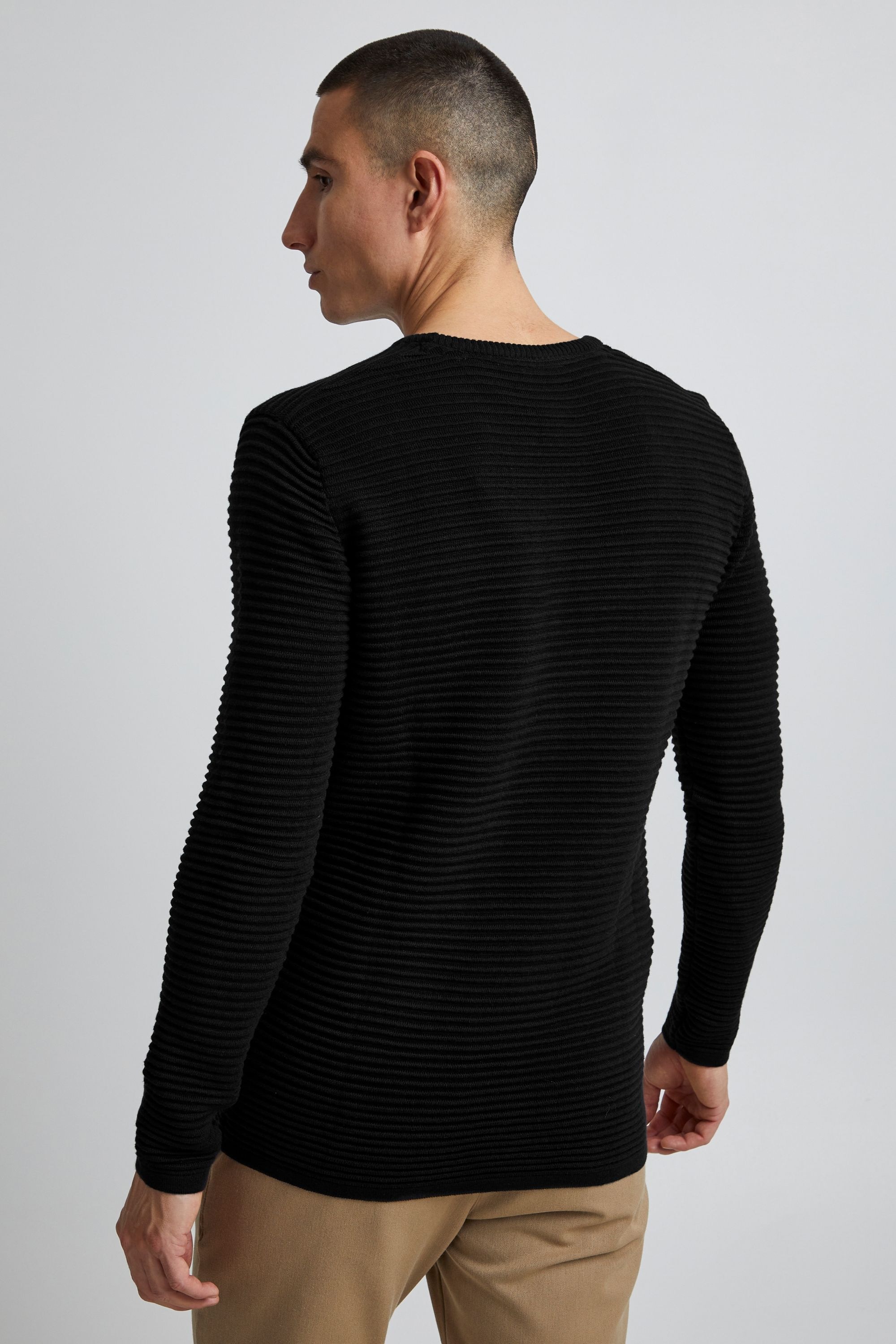 !Solid Rundhalspullover »Strickrundhalspullov SDStruan«