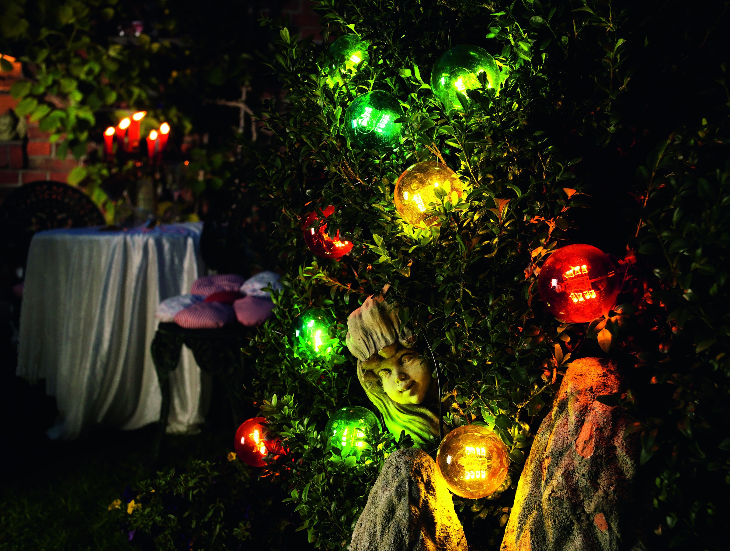 KONSTSMIDE LED-Lichterkette »Weihnachtsdeko aussen«, 20 St.-flammig, LED Biergartenkette, 20 bunte Birnen / 160 warm weiße Dioden
