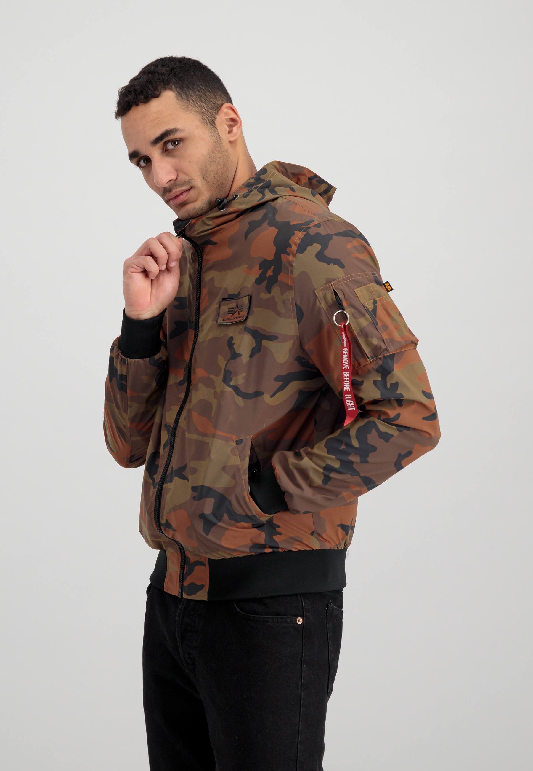 Alpha Industries Bomberjacke »MA-1 LW Hooded Refl. Camo«