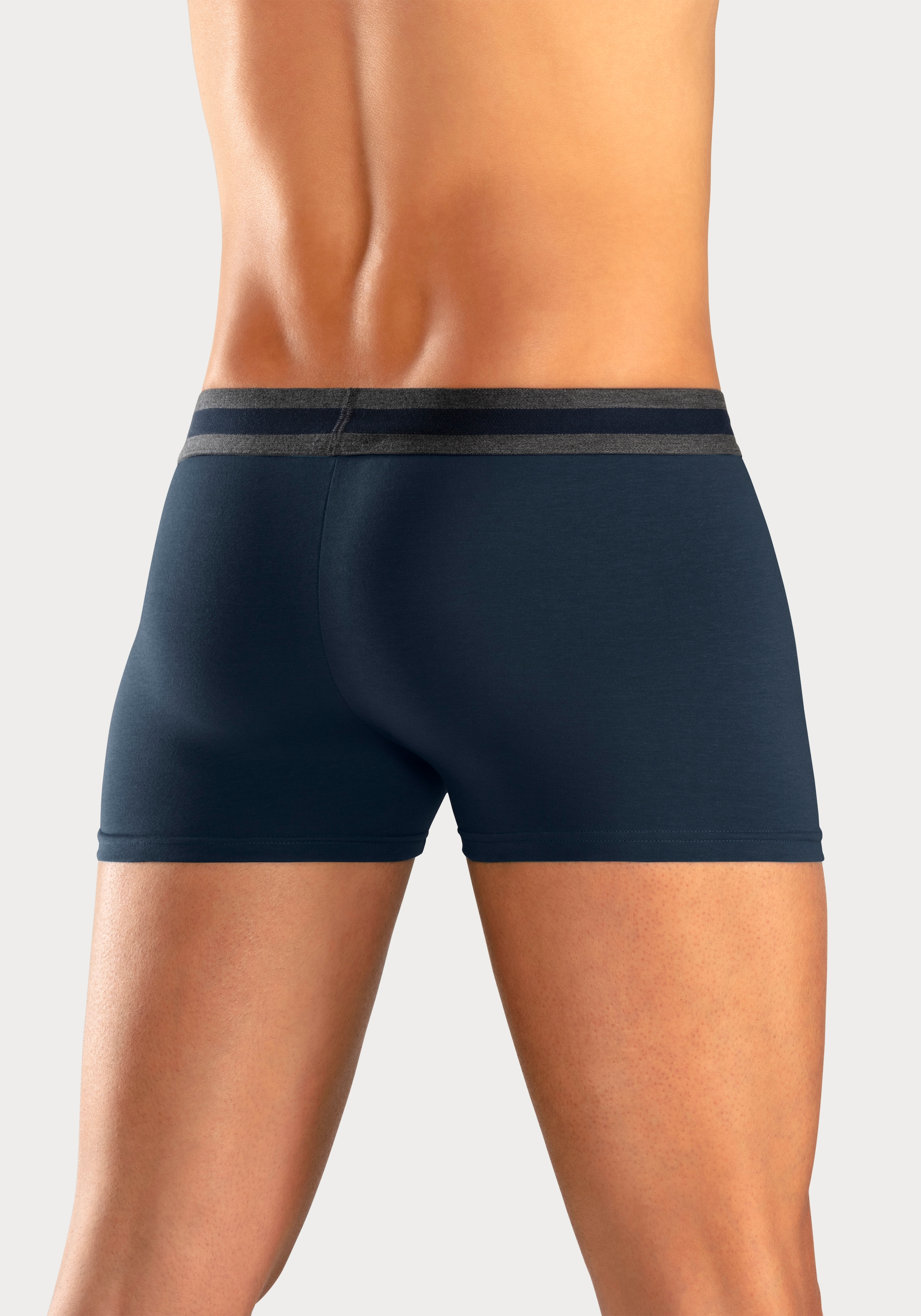 Bench. Boxer »Boxershorts für Herren«, (Packung, 4 St.), Unterhosen mit Overlock-Nähten vorn