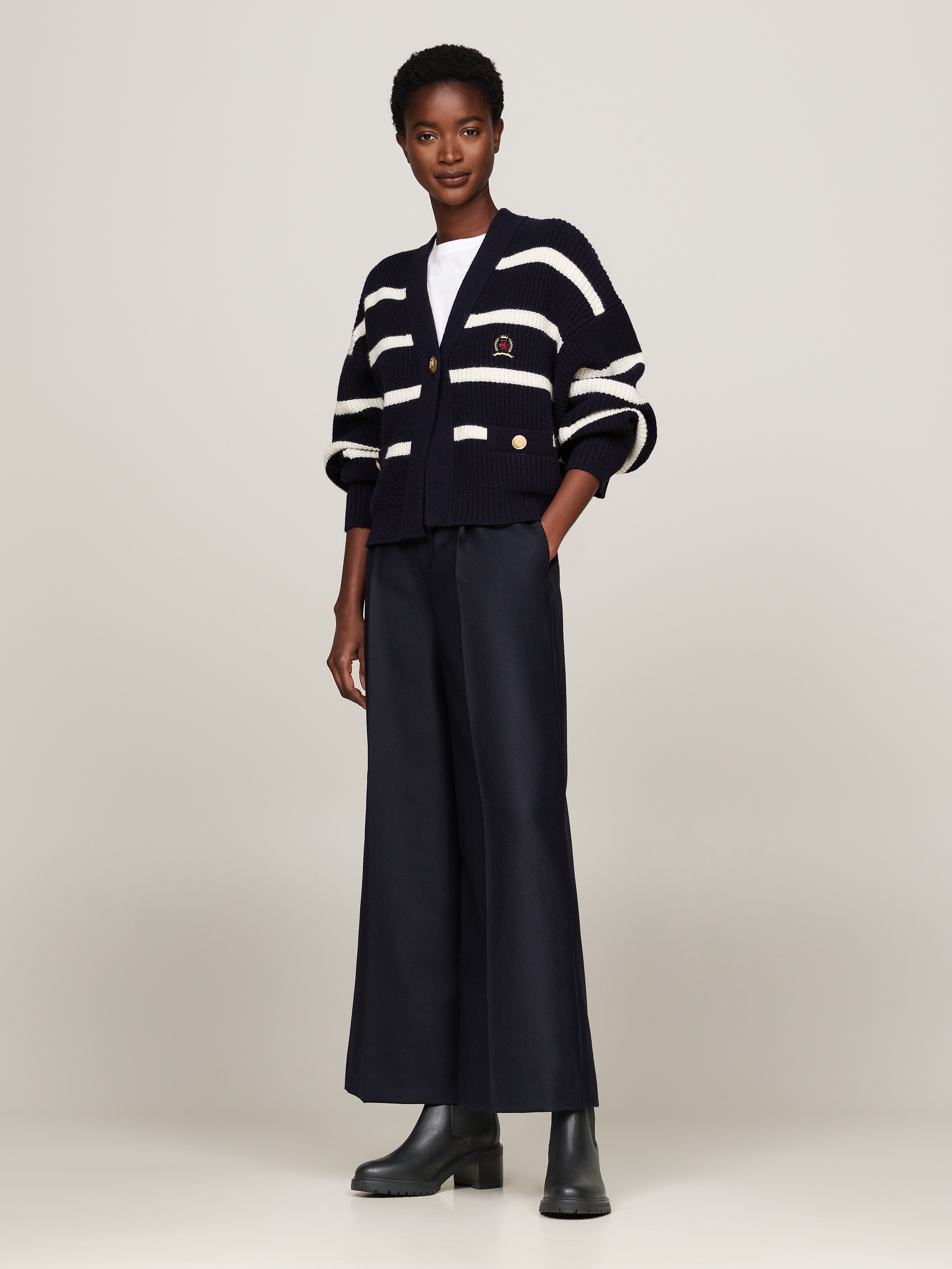 Tommy Hilfiger Chelseaboots »FLAG MID HEEL LEATHER CHELSEA«, Blockabsatz, Stiefelette, Schlupfboots mit seitlicher Logoflag