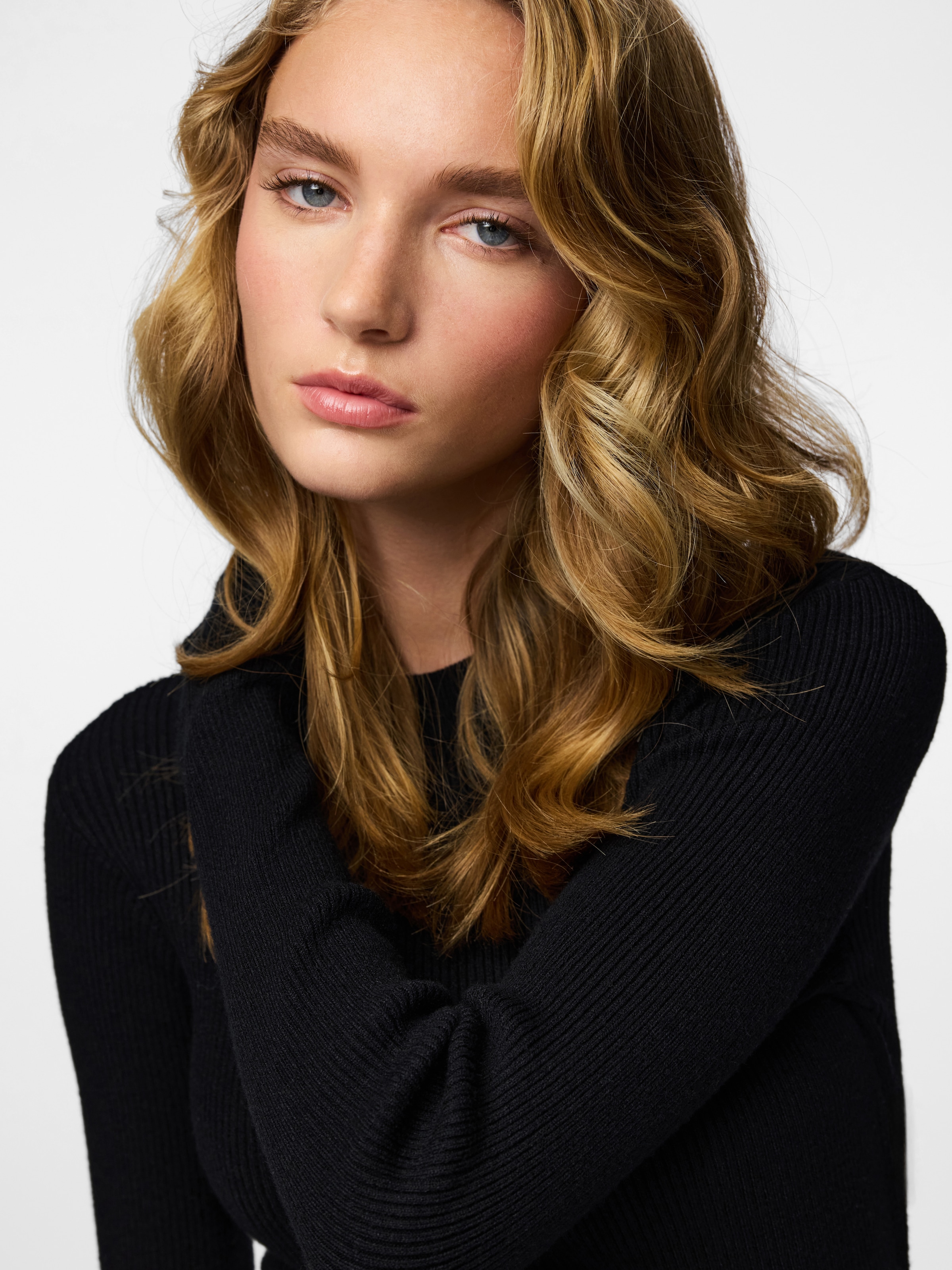 pieces Rundhalspullover »PCMIRA NEW LS O-NECK KNIT NOOS BC« Viskosemischung