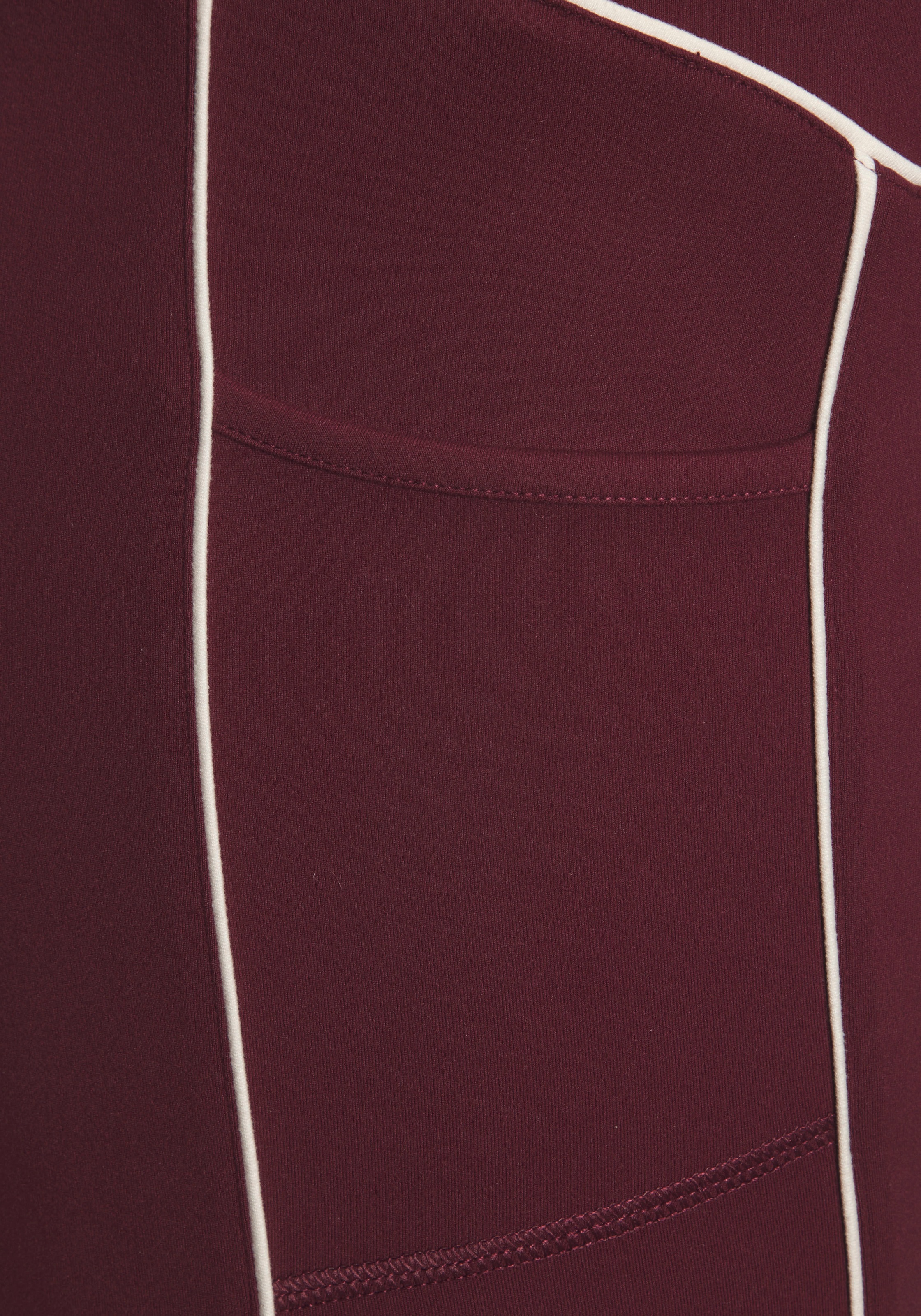 Copenhagen Studios Funktionsshorts, mit Handytasche am Bein