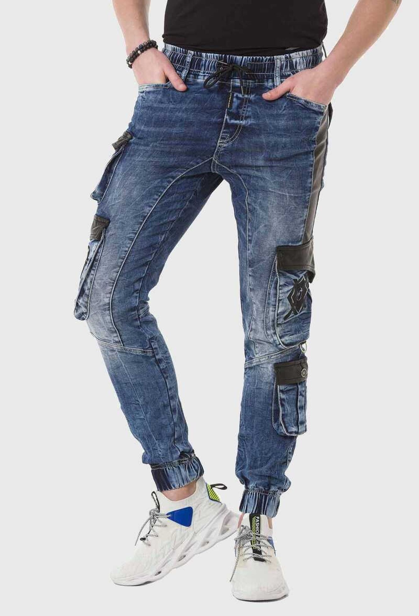 Cipo & Baxx Cargojeans »Cipo & Baxx Hose« Lässige Details und Applikationen