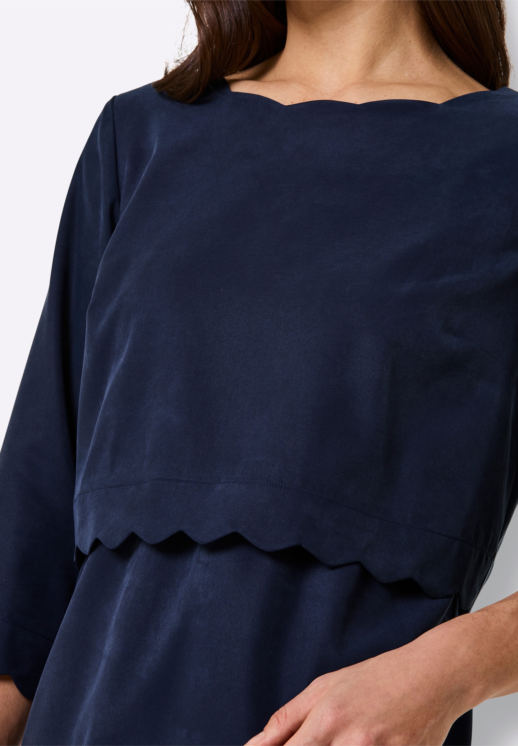 creation L Jerseykleid »Lyocell-Mix-Kleid Etuikleid in 2-in-1-Optik, gewellte Abschlüsse« Ohne Taschen