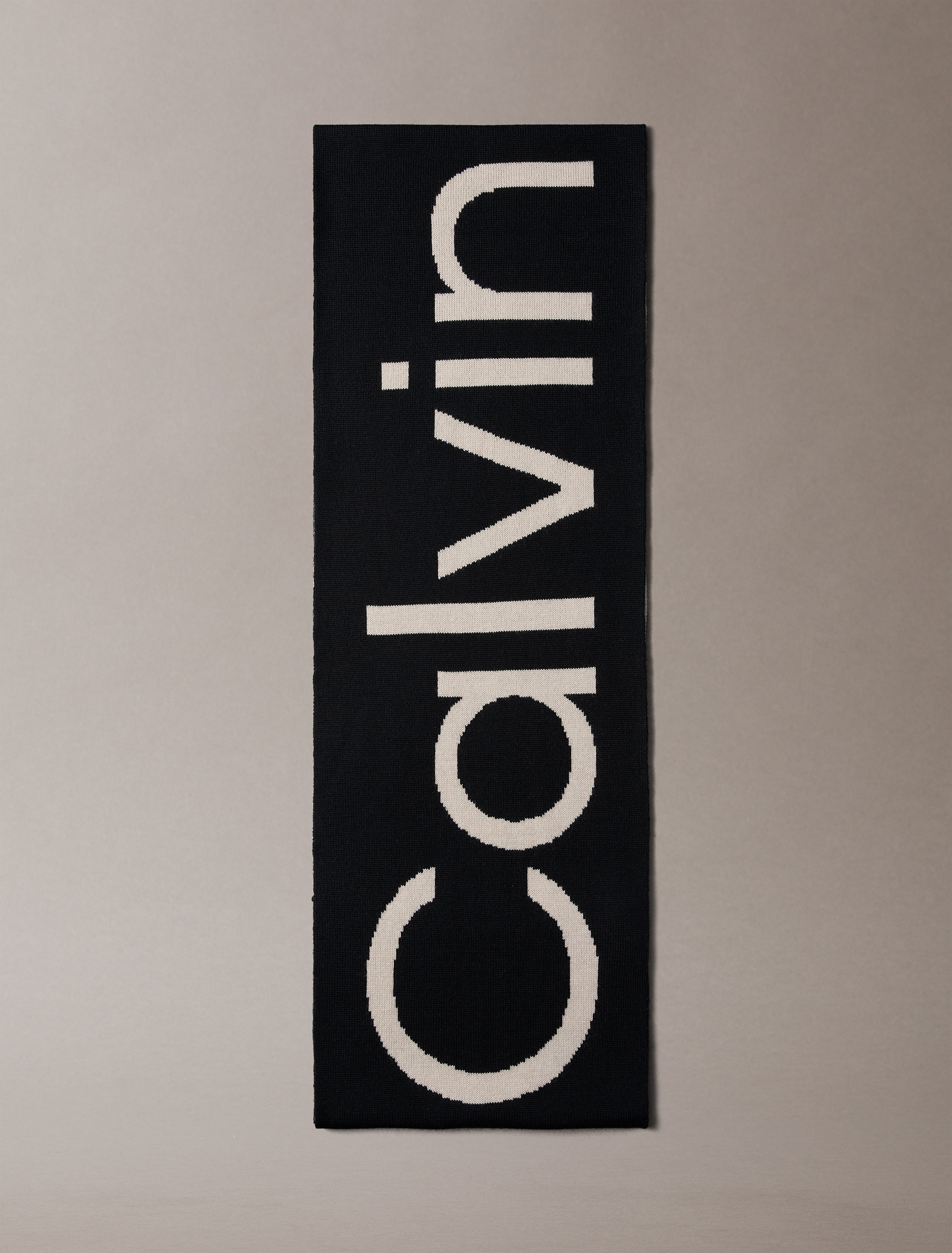 Calvin Klein Modetuch »BOLD LOGO 2-TONE WOOL HW SCARF« Perfekt für den Alltag