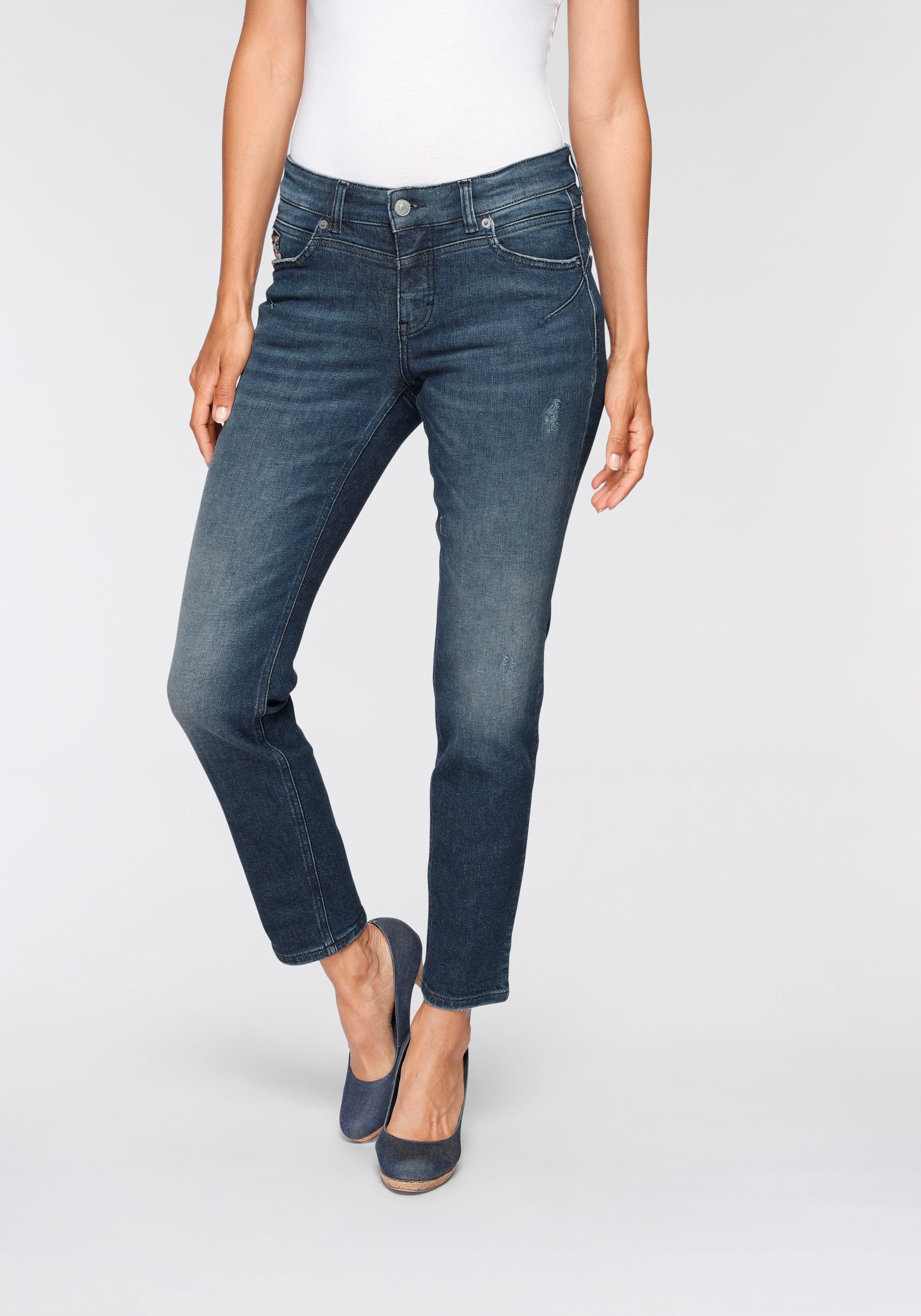 MAC Slim-fit-Jeans »Rich-Slim-Hanf«, Besondere Teilungsnähte im Rücken sorgen für einen Push-Up Effekt