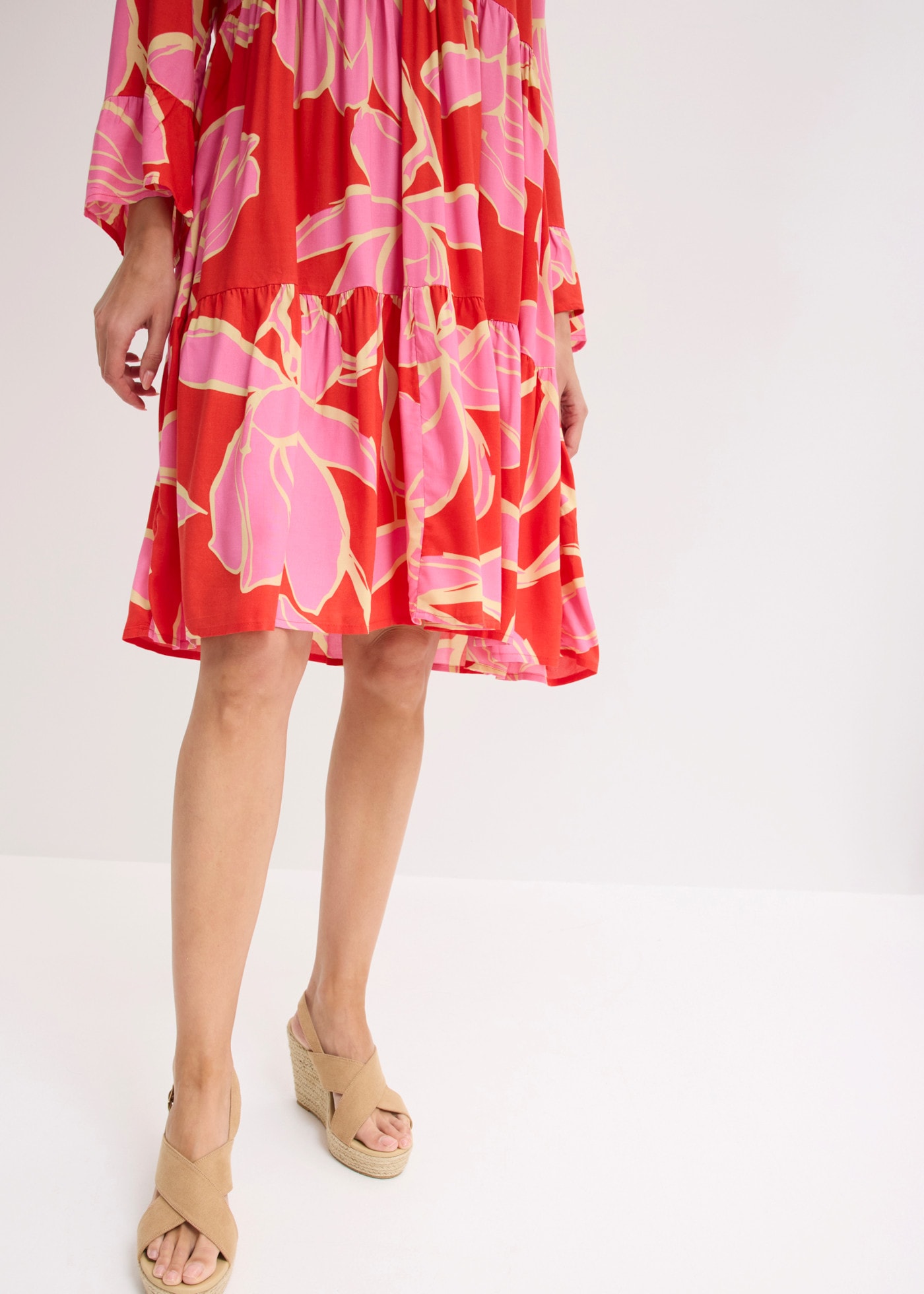 bonprix Tunikakleid figurumspielende Passform, mit trendigem Muster, Sommerkleid