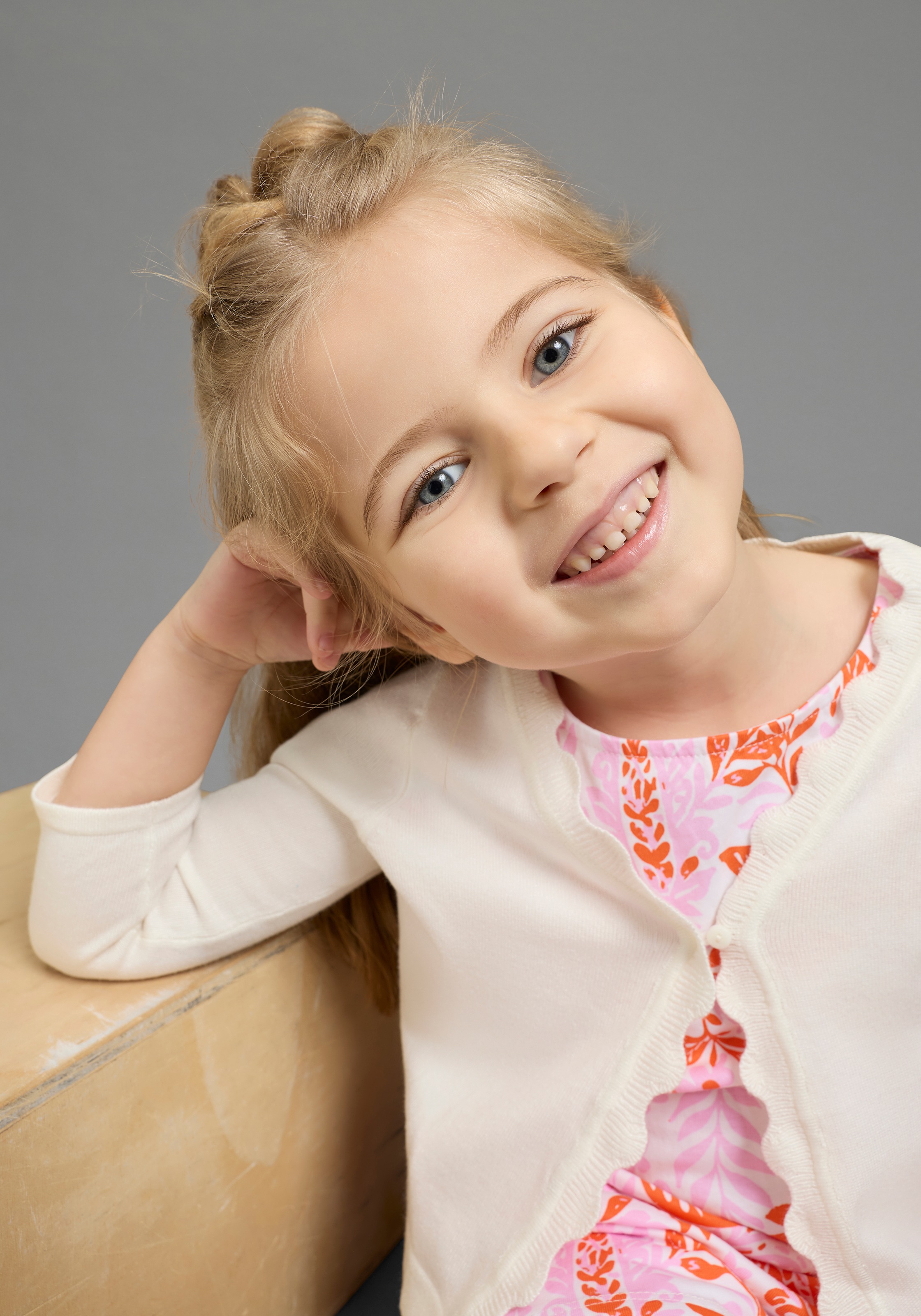 KIDSWORLD Strickjacke »Strickjacke mit schöner Wellenkante« 1-Knopf-Form, Langarm, aus Feinstrick