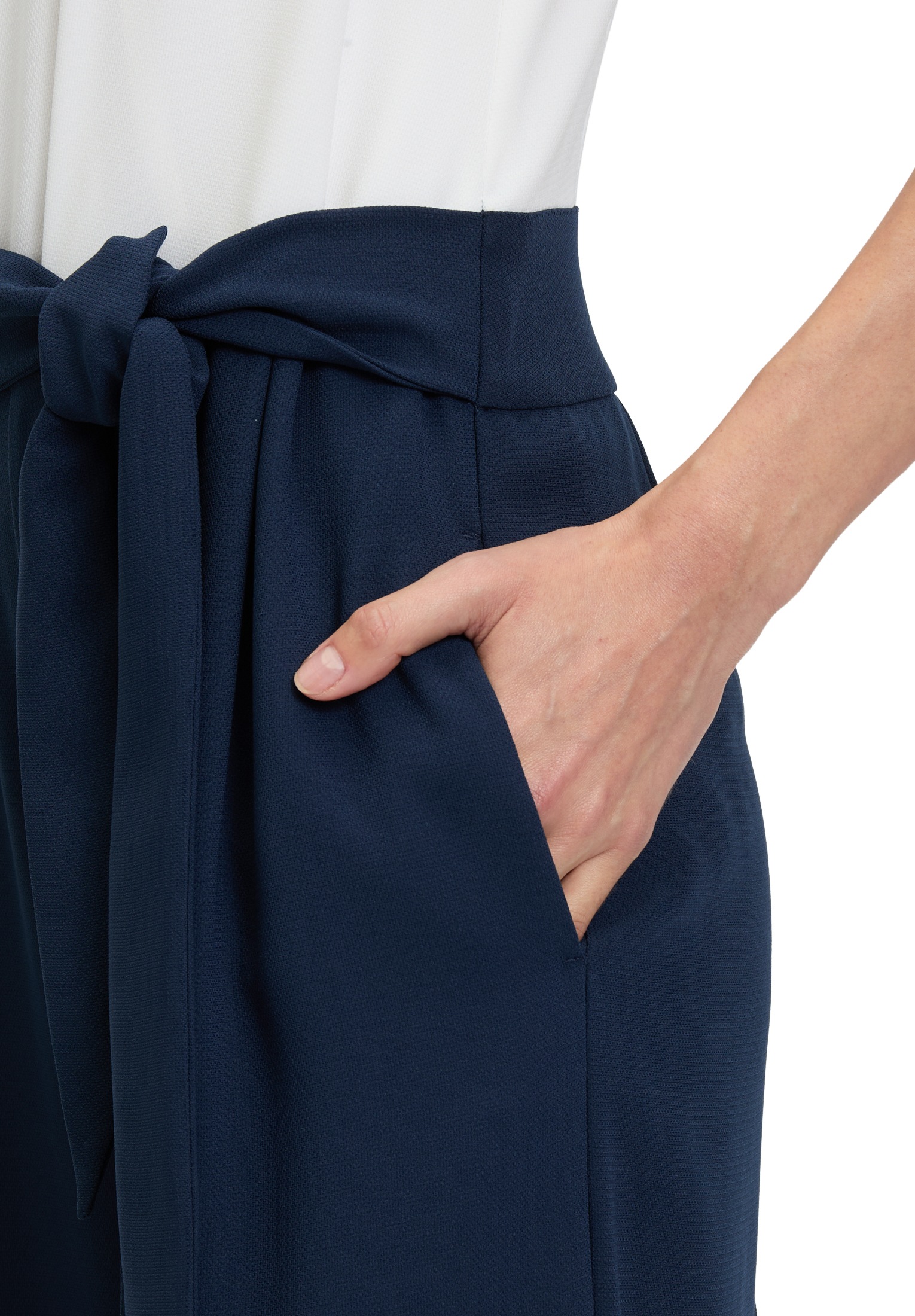 Betty&Co Jumpsuit »Jumpsuit ohne Arm«
