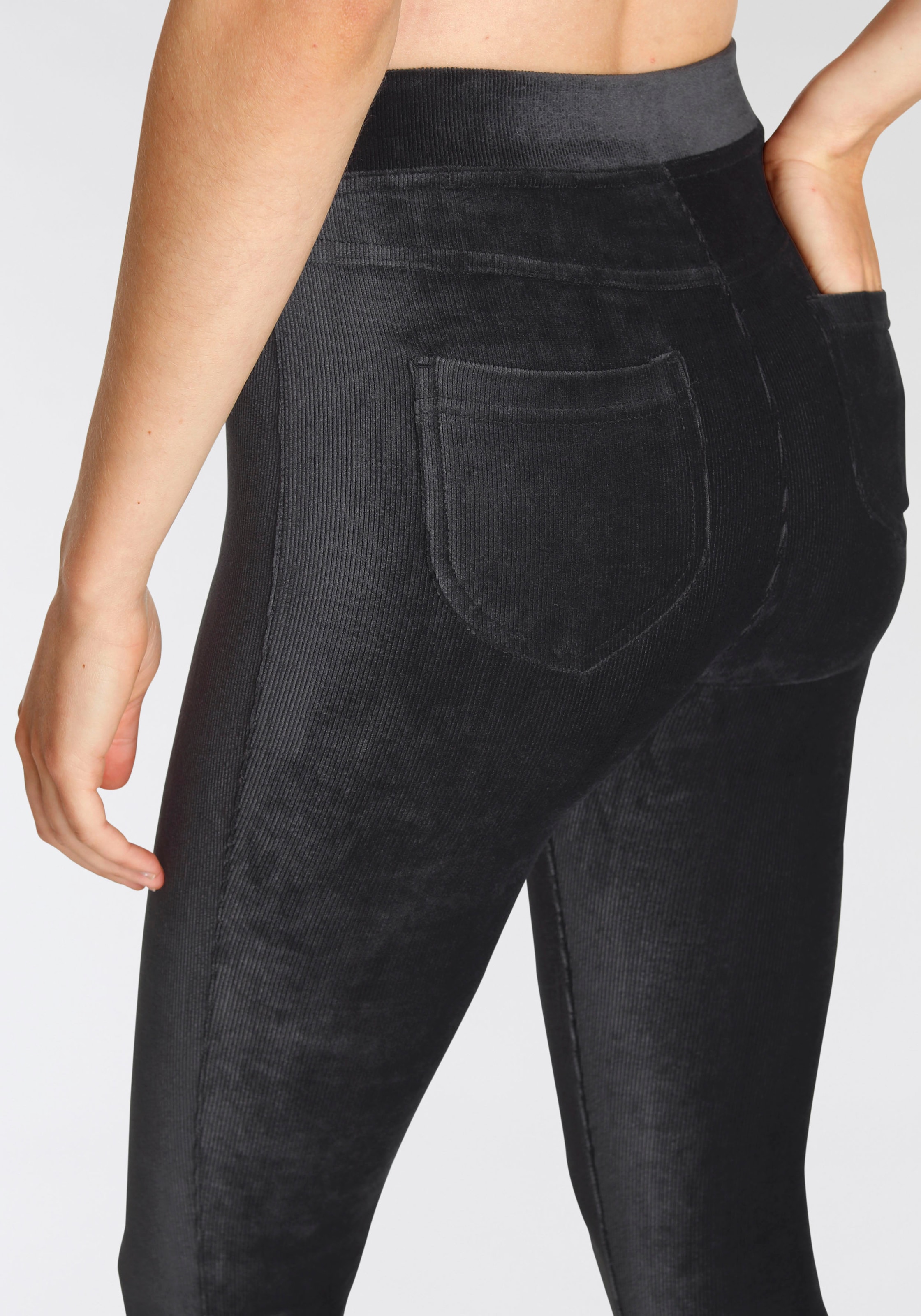 LASCANA Leggings, aus weichem Material in Cord-Optik, Loungewear