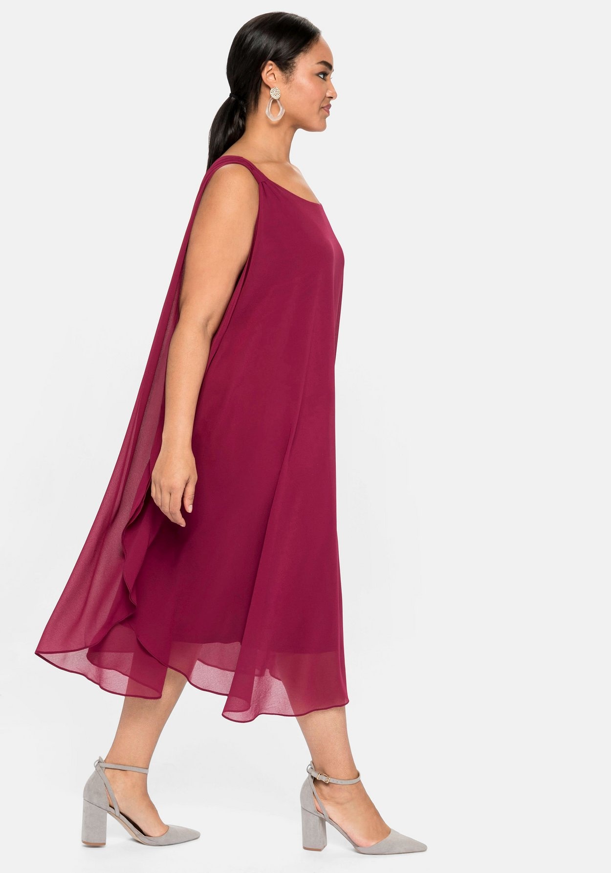 Sheego Partykleid »Kleid in figurumspielender Passform«, in figurumspielender Passform
