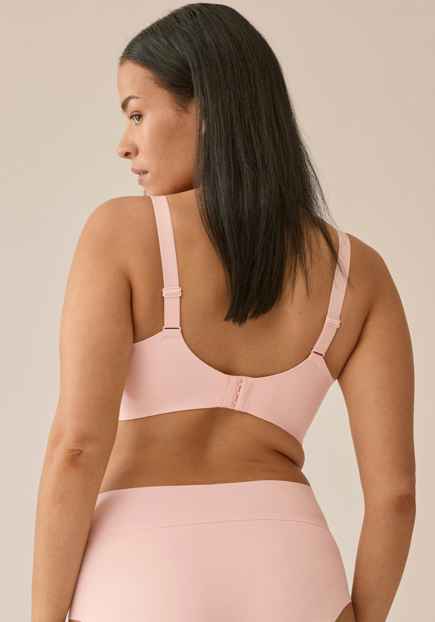 Naturana Soft-BH »Smoothing« flache nahtlose Abschlüsse, breites Unterbrustband, ohne Bügel, basic