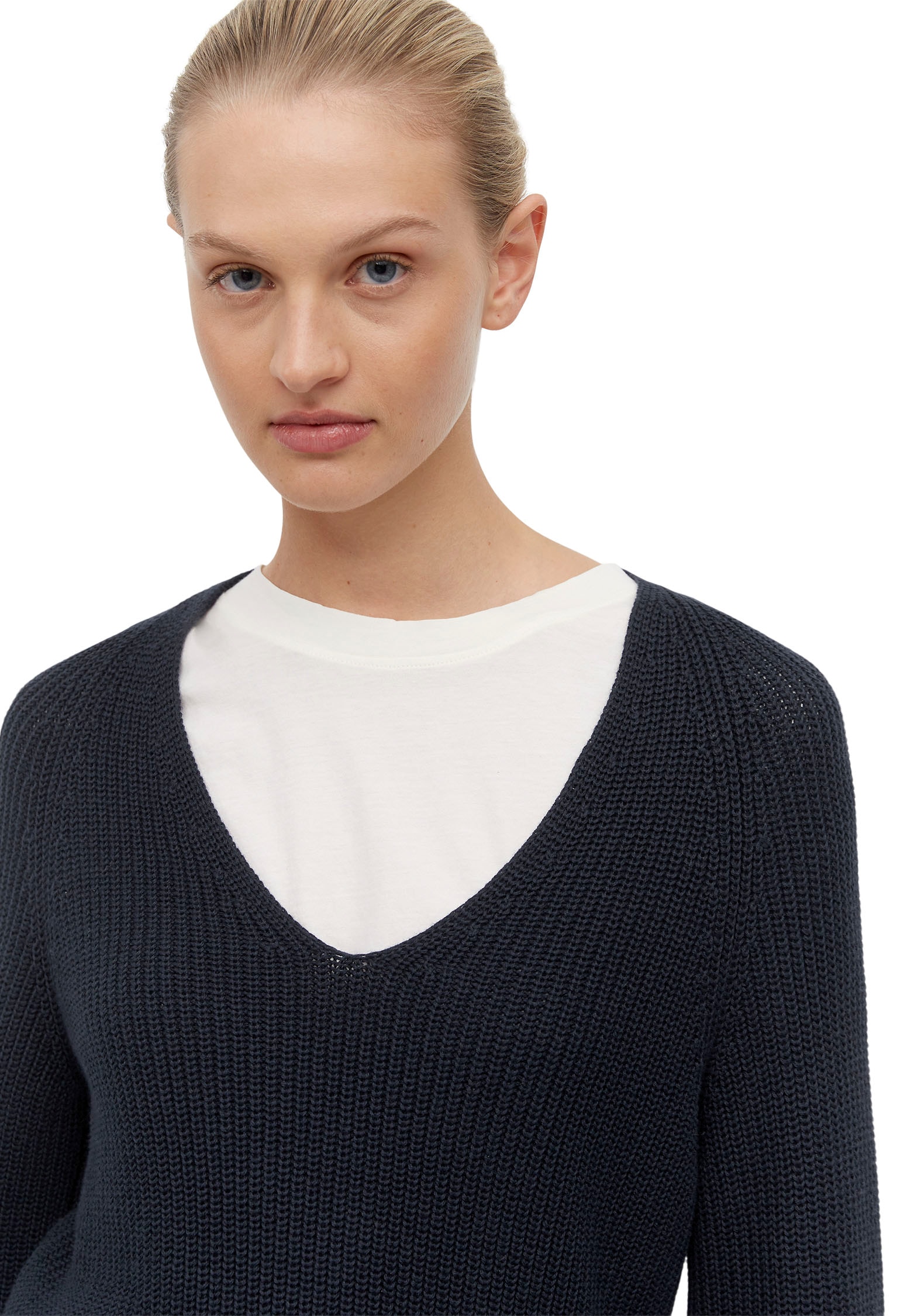 Marc O'Polo Strickpullover, mit dekorativem Strickmuster am Ärmel und V-Neck