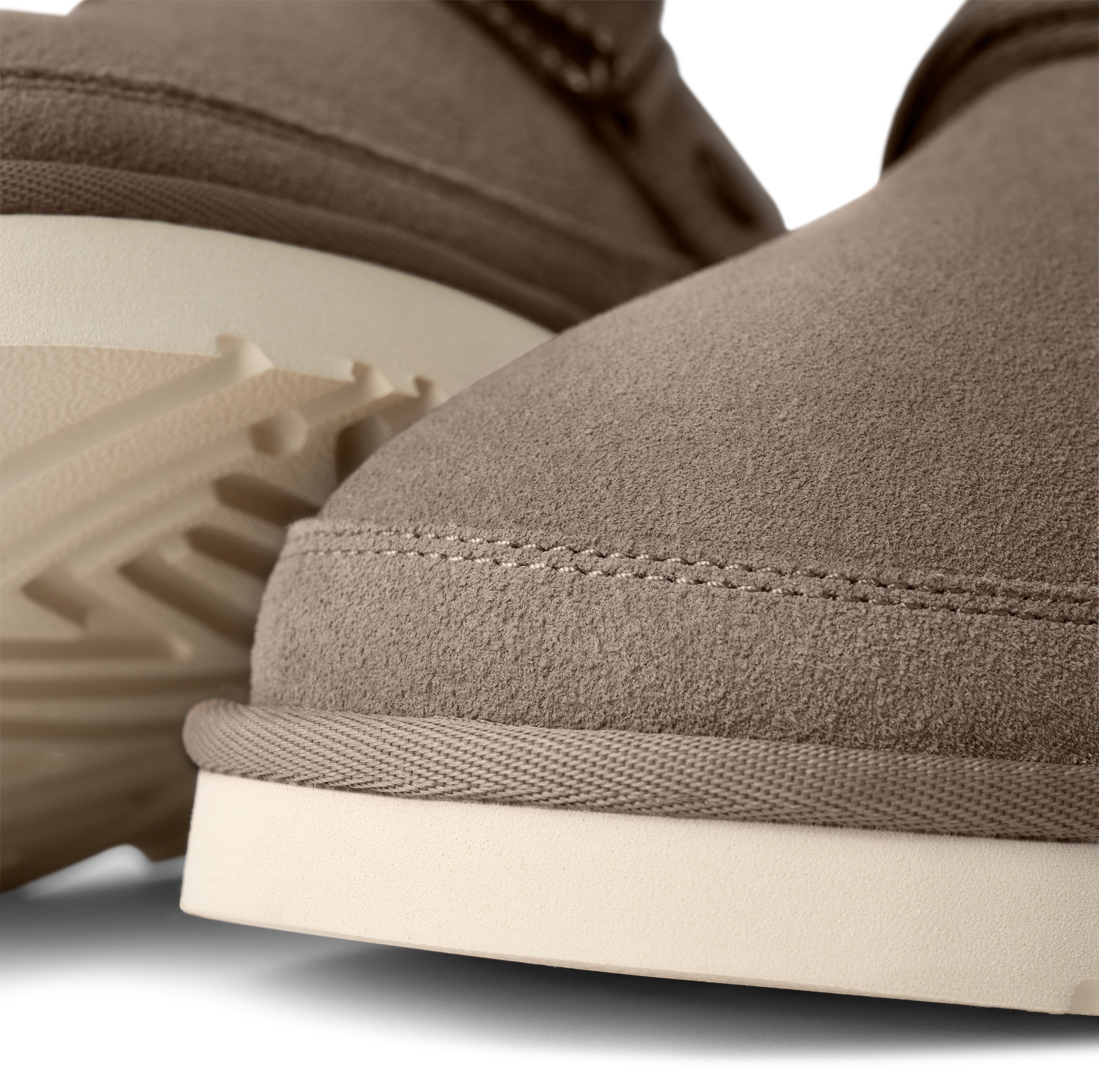 UGG Clog »Goldencoast Clog II«, Hausschuh, Slides, Mule mit gepolstertem Fußbett