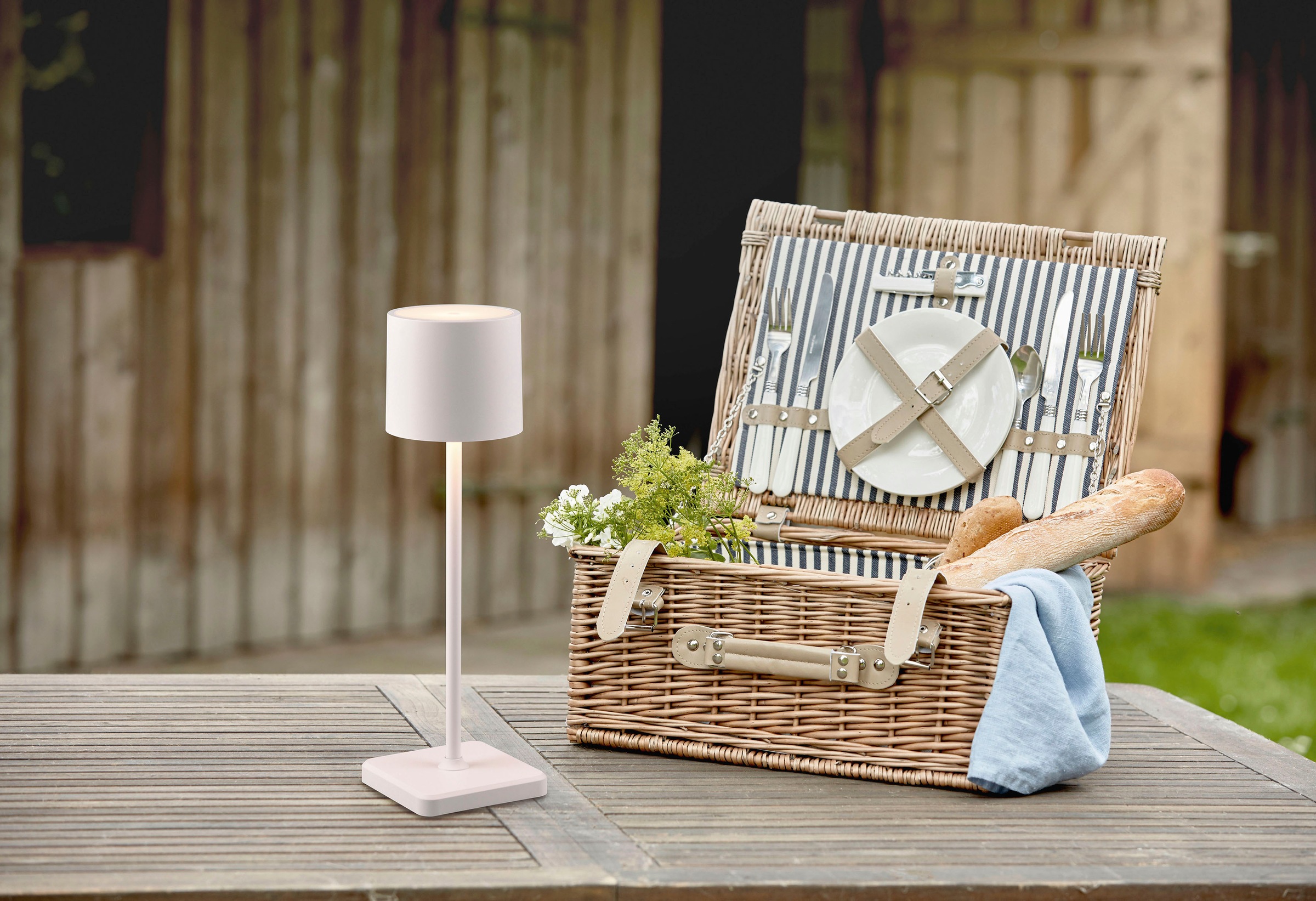 REALITY Leuchten LED Außen-Tischleuchte »Fernandez«, LED fest integriert, dimmbar, Lichtfarbe einstellbar, USB Ladestation