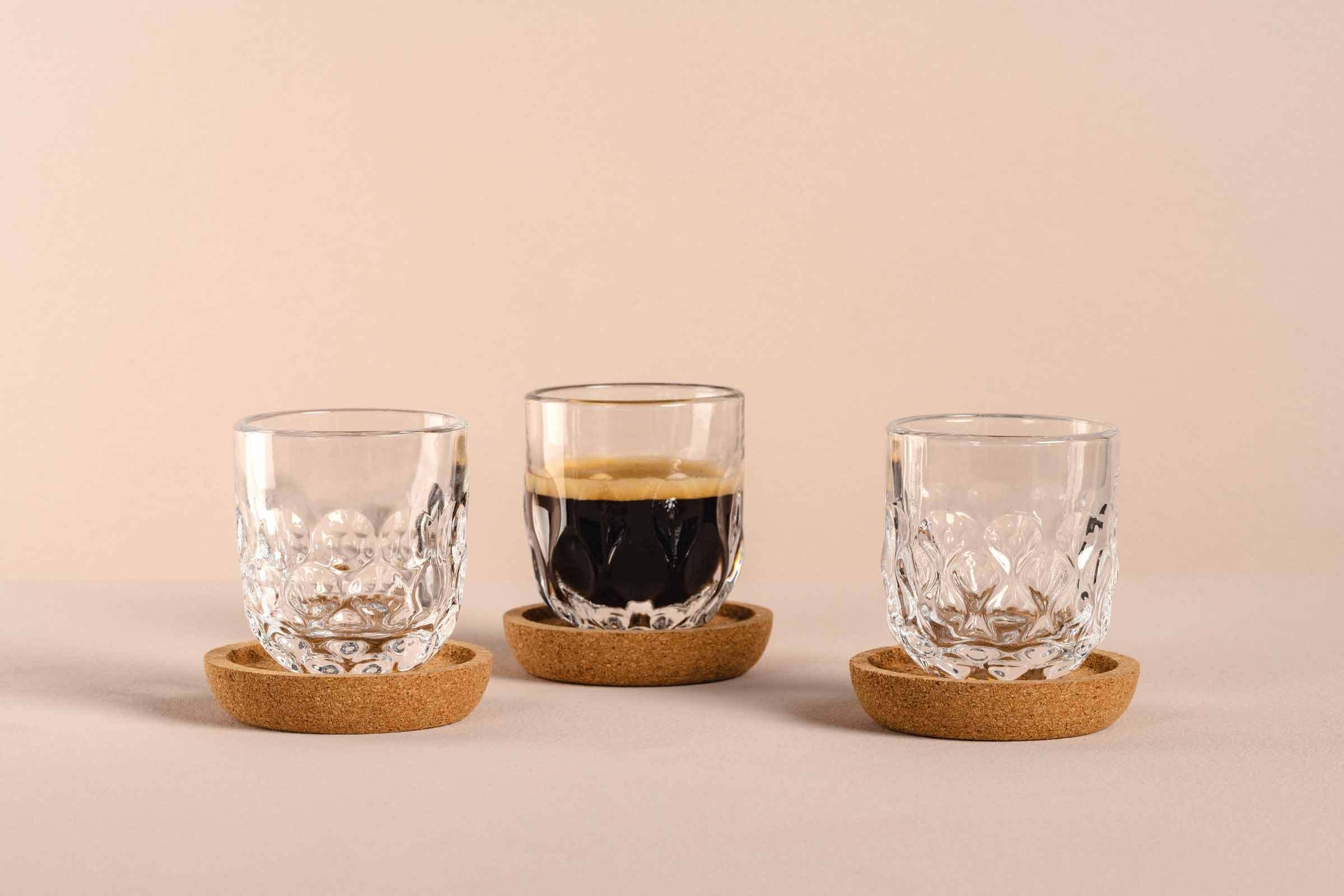 LEONARDO Espressoglas »Espresso-Set mit Untersetzer Gocce 60 ml 3er Set transparent«