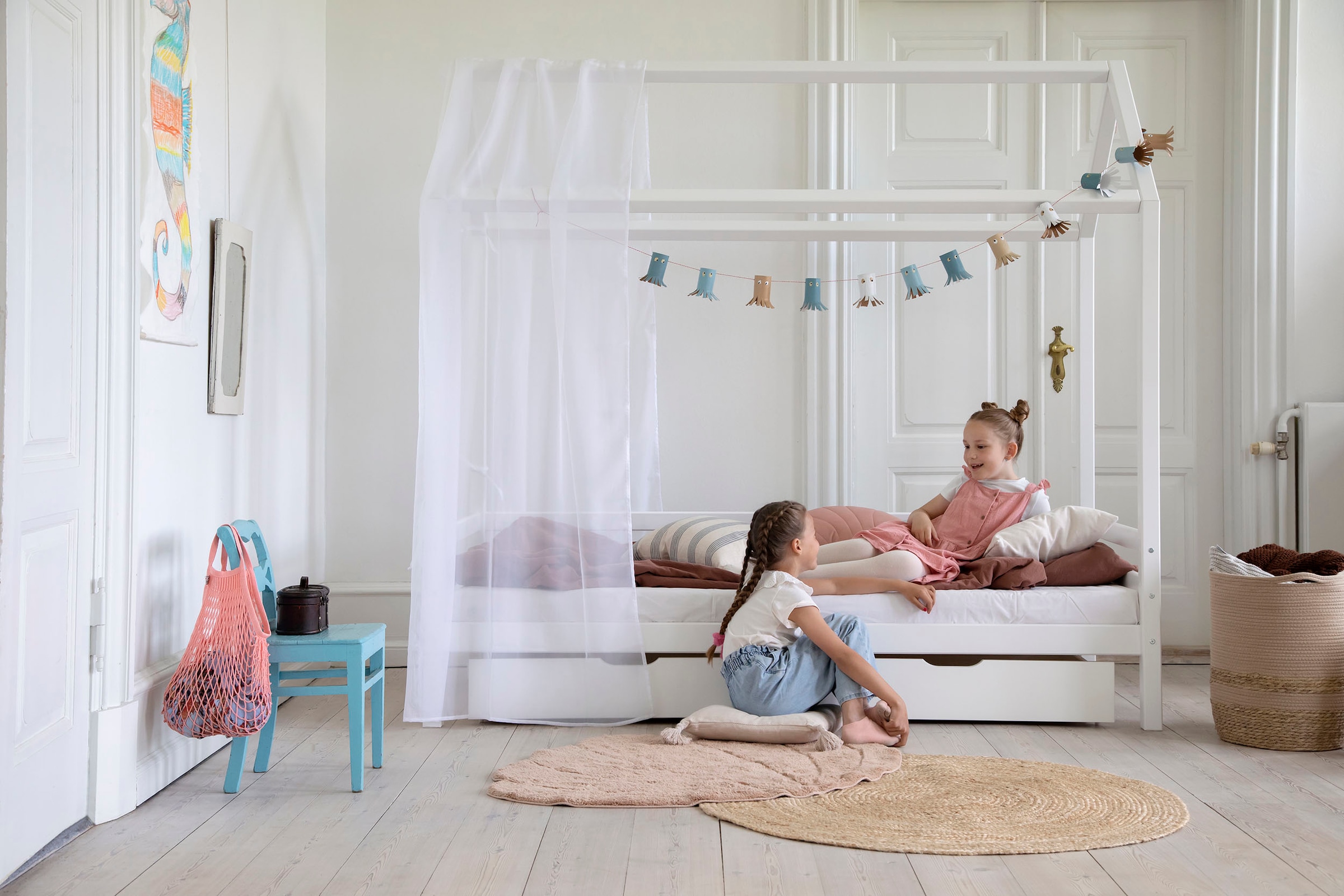 Hoppekids Kinderbett »ECO Dream« Hausbett mit Dach 90x200 massiv weiß