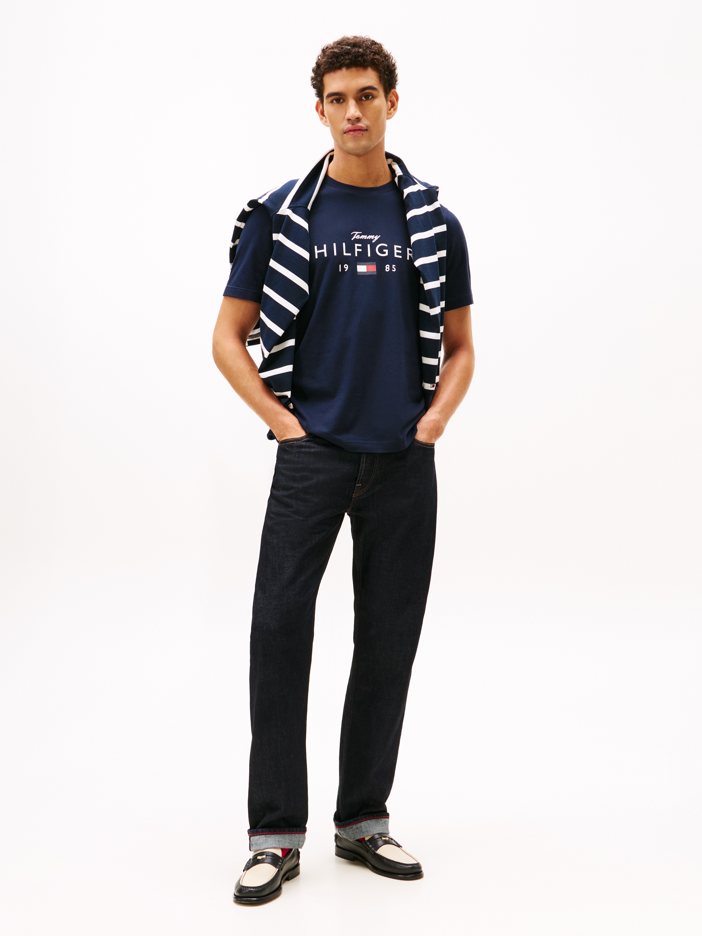 Tommy Hilfiger T-Shirt »BRAND LOVE BIG HILFIGER« regular fit, Rundhals, Jersey, mit Logo-Grafik
