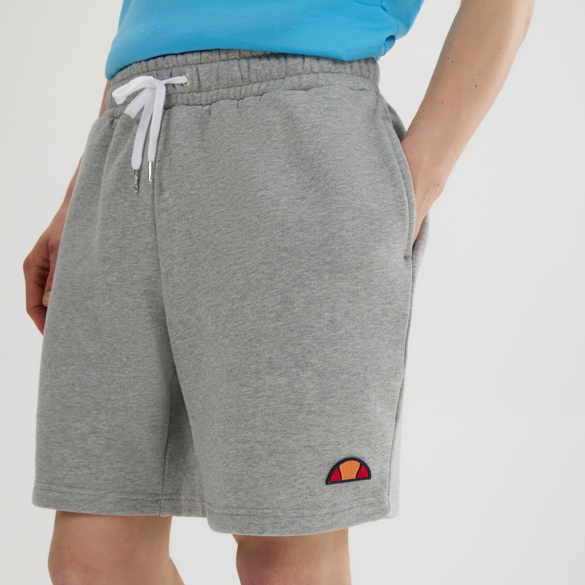 Ellesse Sweatshorts »ISLINGTON SHORT«  bequeme Passform, sportlicher Stil, für Freizeit und aktive Tage