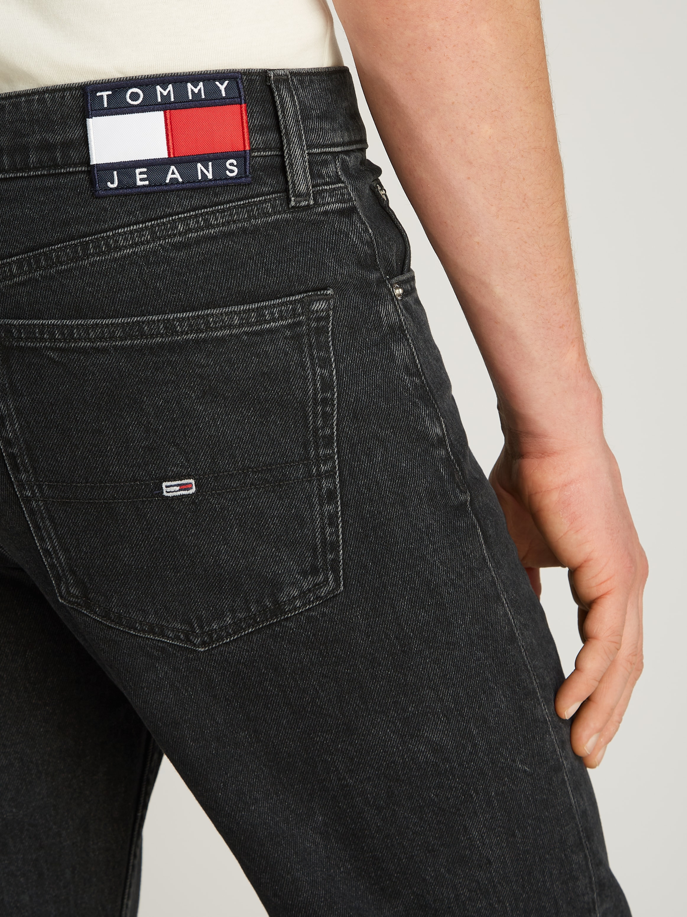 Tommy Jeans Straight-Jeans »Otis Regular Straight«, im modischen Schnitt