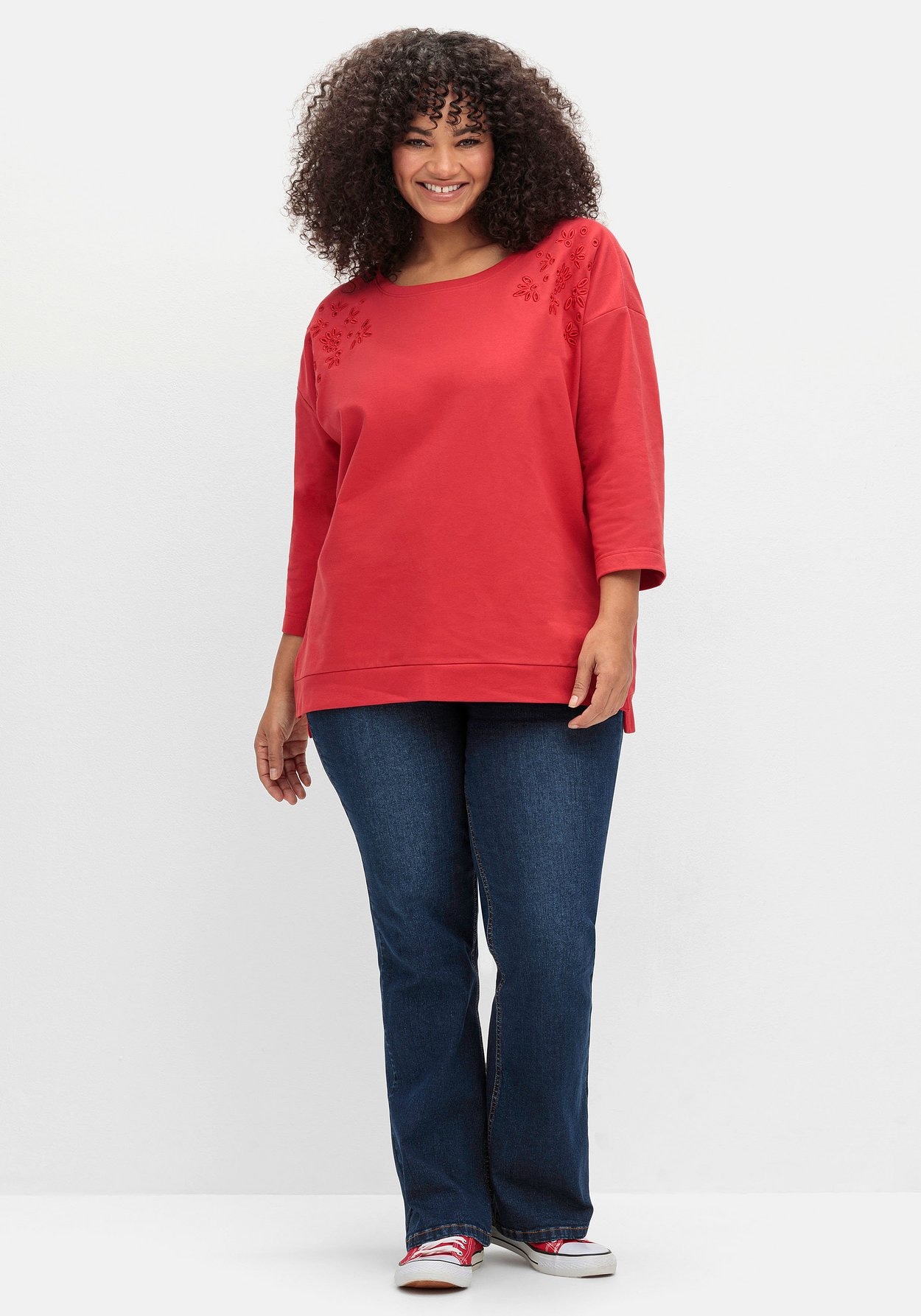 Sheego Sweatshirt »Sweatshirt mit Lochstickerei und 3/4-Ärmeln«