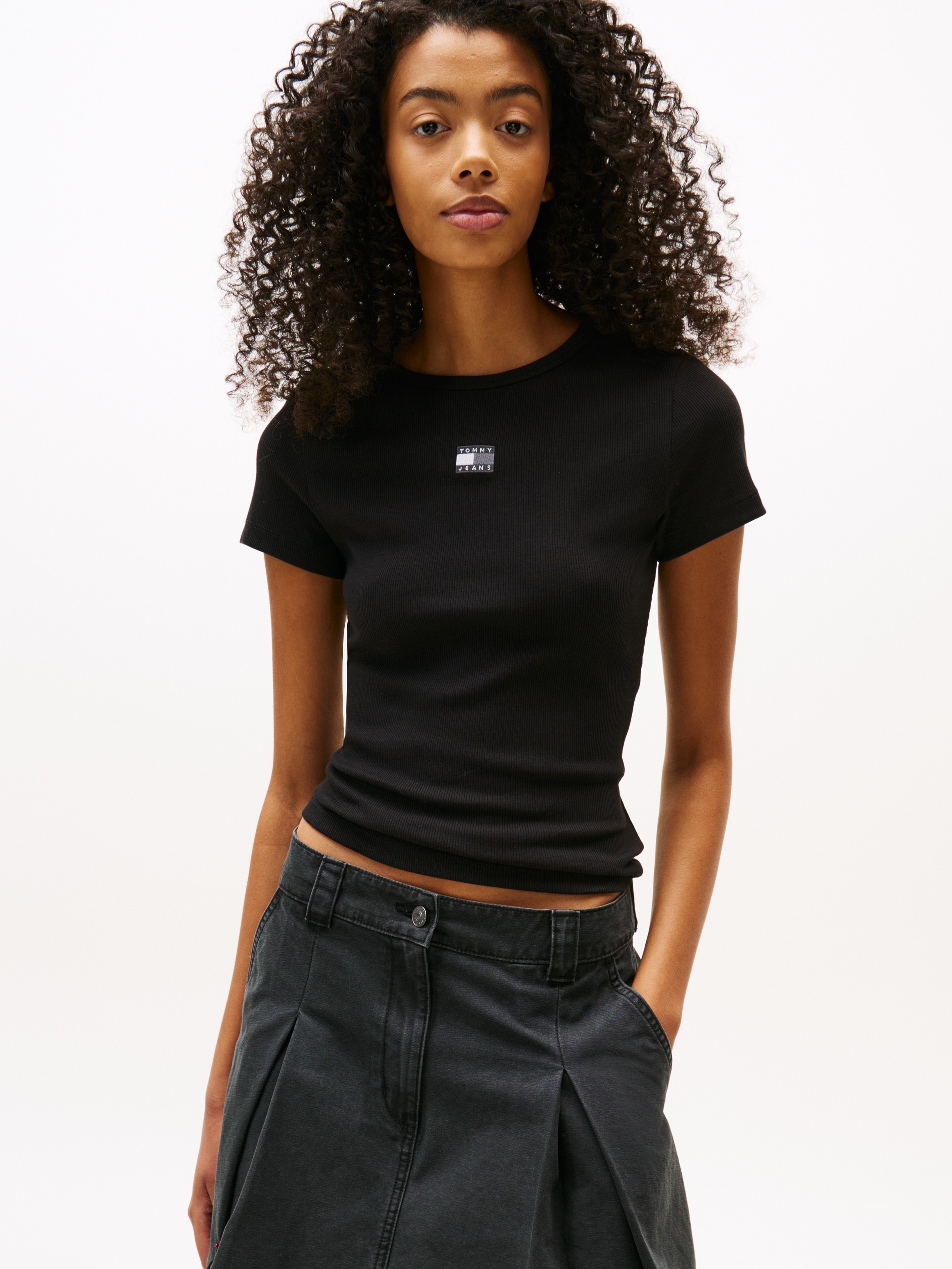 Tommy Jeans T-Shirt »TJW SLIM BADGE RIB TEE«, in Rippoptik