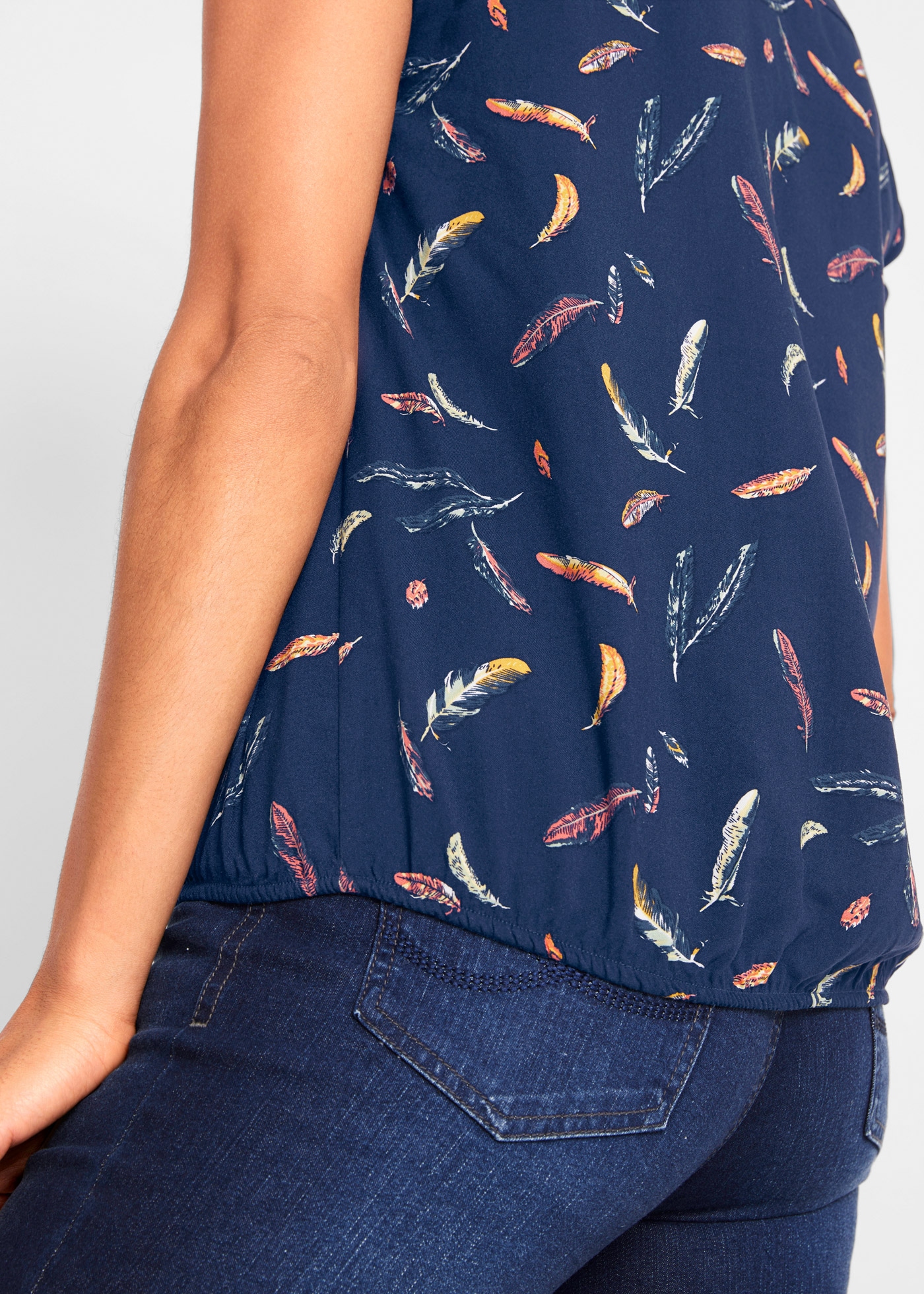 bonprix Kurzarmbluse lockere Passform, aus Viskose, kleines Riegel-Detail am Ärmel