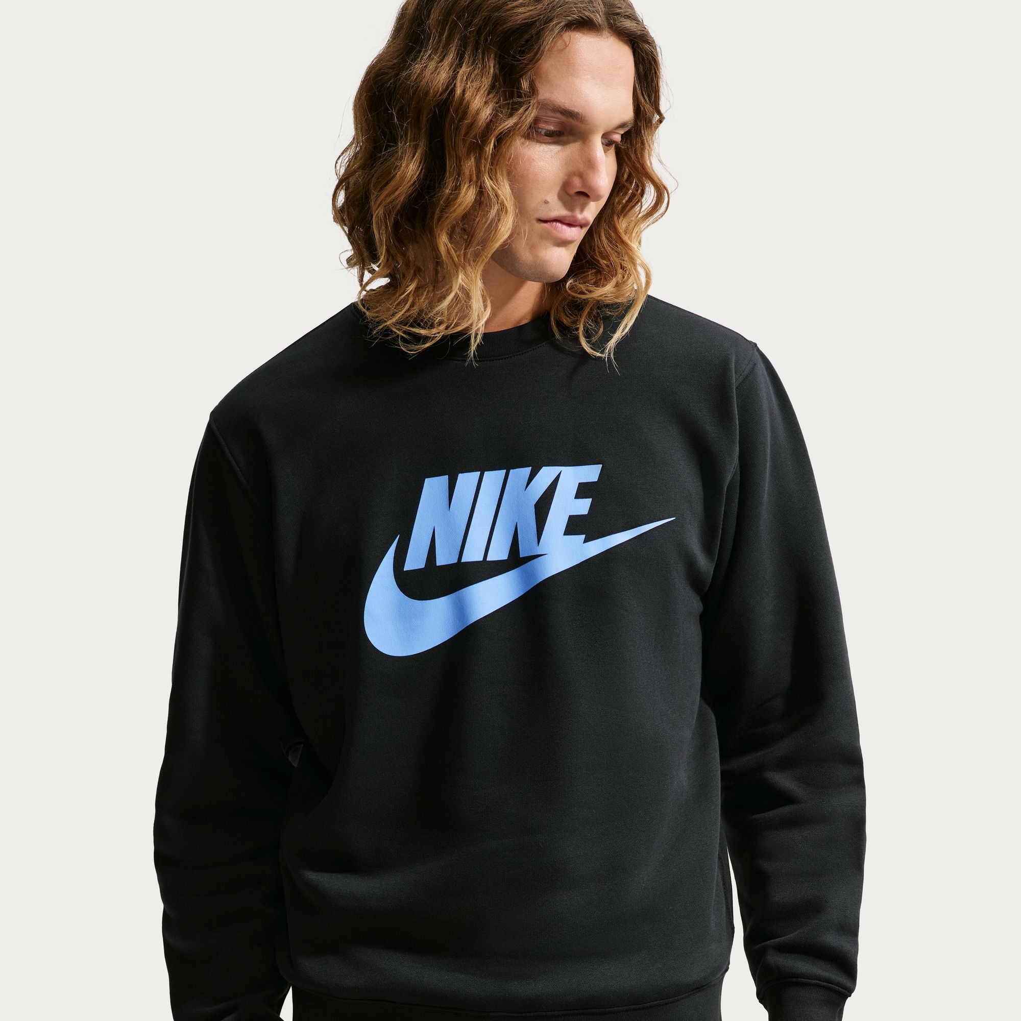 Nike Sportswear T-Shirt »Nike Sportswear Club Men's Graphic Fleece Crew« in mehreren Größen von S bis XXXL verfügbar