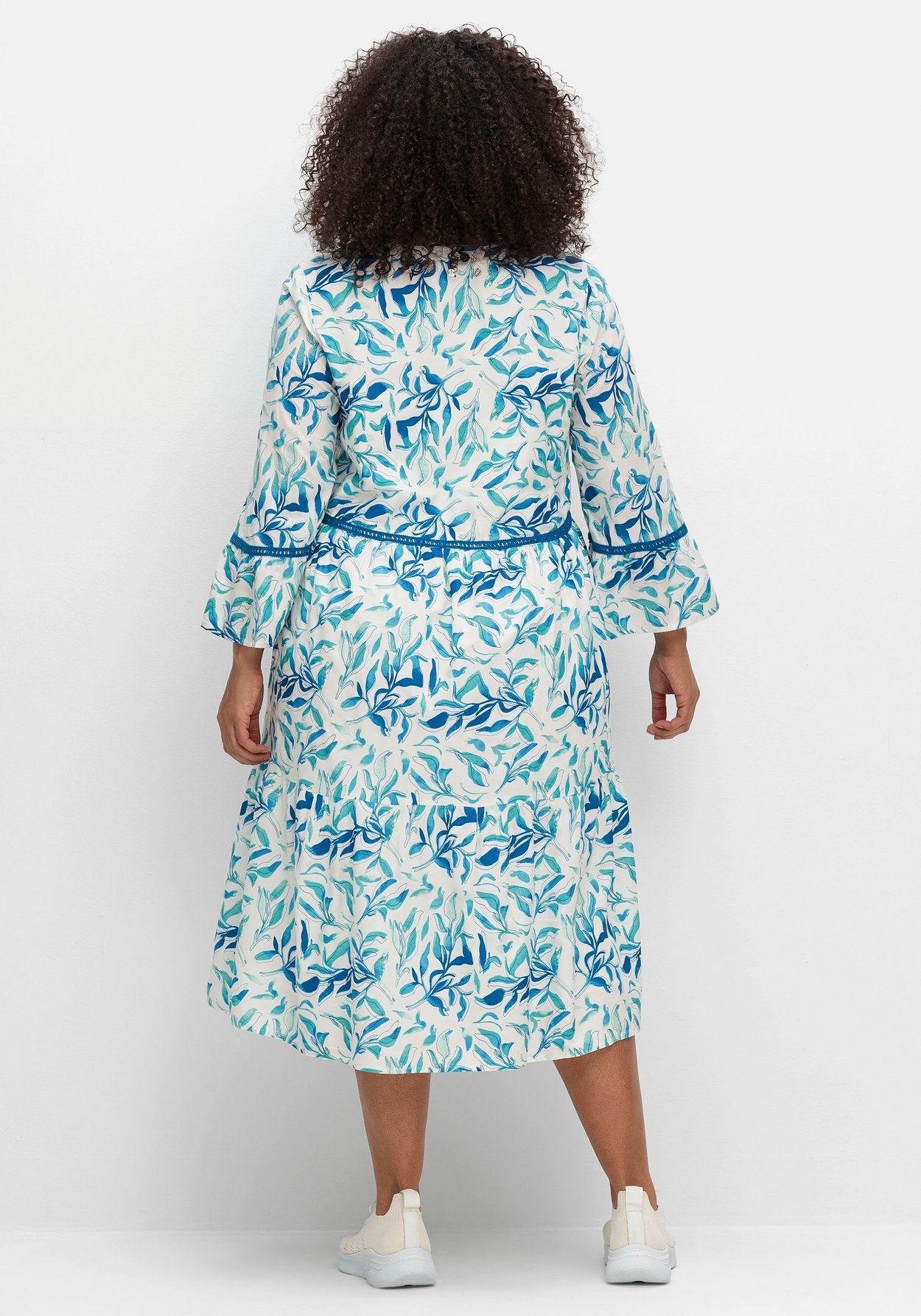 Sheego Sommerkleid »Kleid in A-Linie, mit Blätterprint und Hohlsaumspitze«