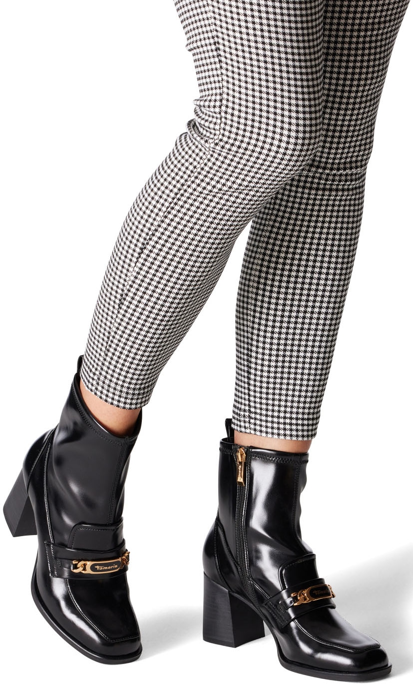 Tamaris Stiefelette, Blockabsatz, Partyschuh mit eleganter Zierkette und Logoemblem