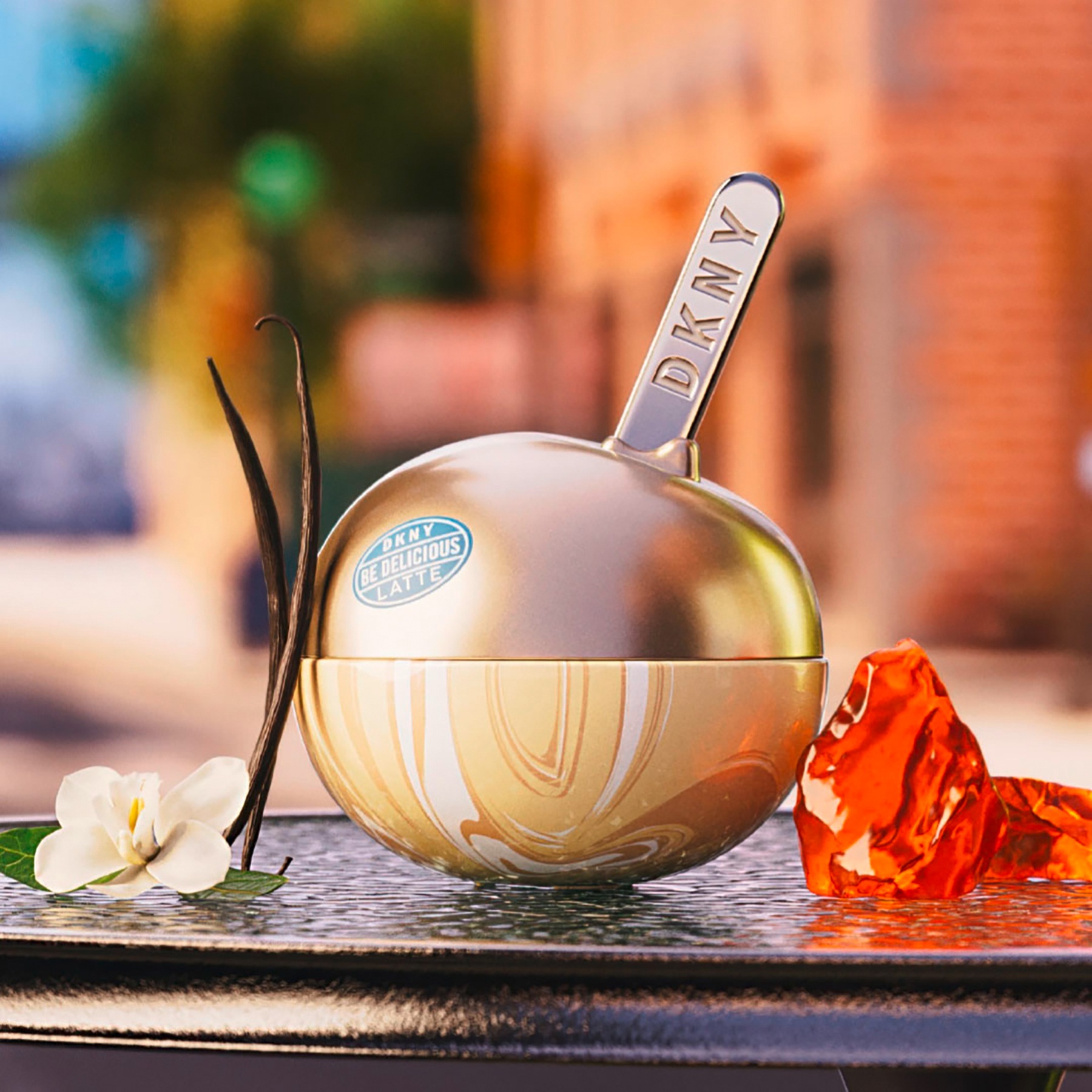DKNY Eau de Parfum »BE DELICIOUS VANILLA LATTE EDP« mit aromatischer Duftnote, Vanille-Amber-Charakter