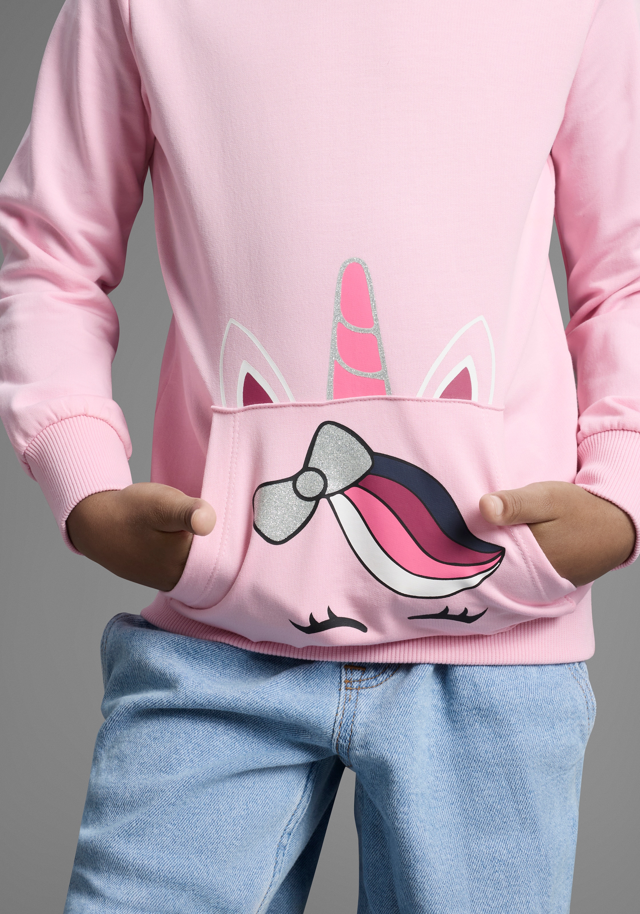 KIDSWORLD Kapuzensweatshirt », Longsweatshirt mit niedlichem Einhorn«, Langarm, Basic-Passform, bedruckt, mit Kapuze, aus Baumwolle