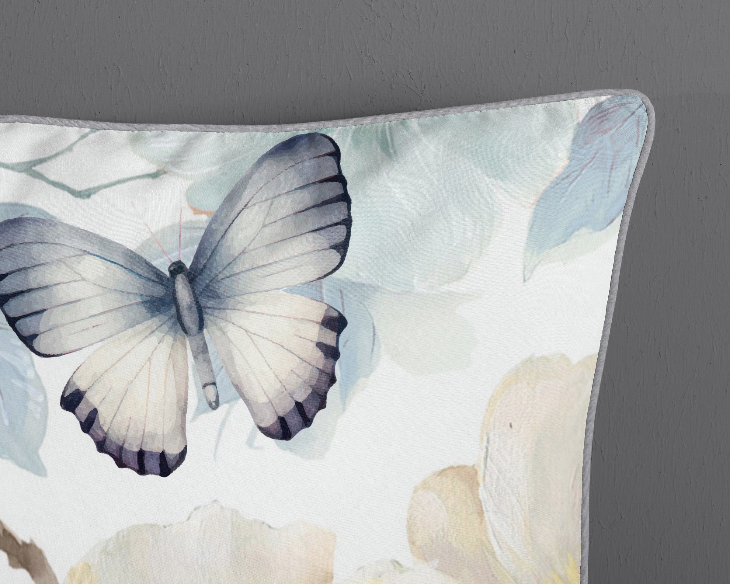 Descanso Wendebettwäsche »Adiwanya«, Satin, Reißverschluss, Paspel, Biese, Wendeoptik, Luxe, Blumen, weiß