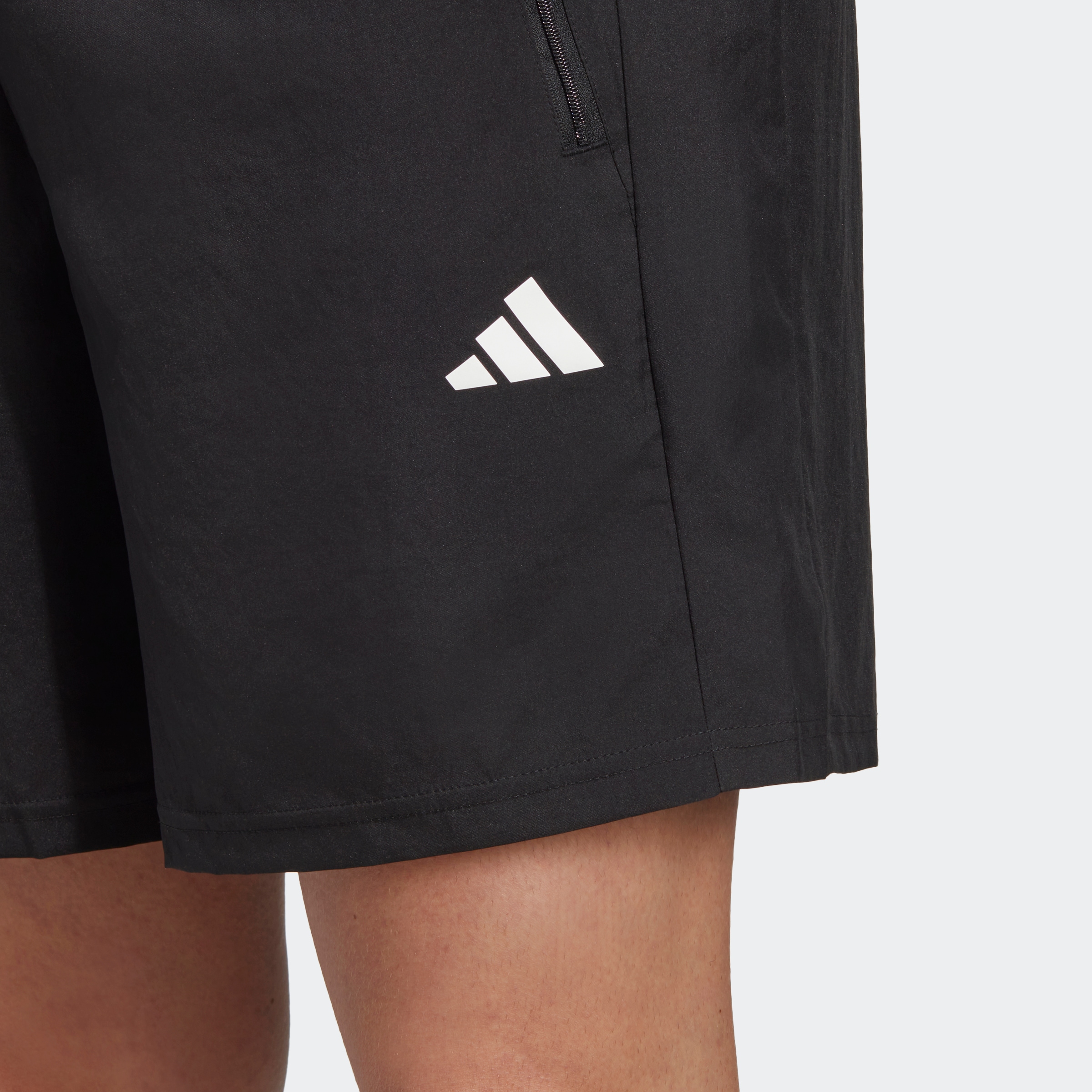 adidas Performance Shorts »TRAIN ESSENTIALS WOVEN TRAINING«, (1 tlg.)