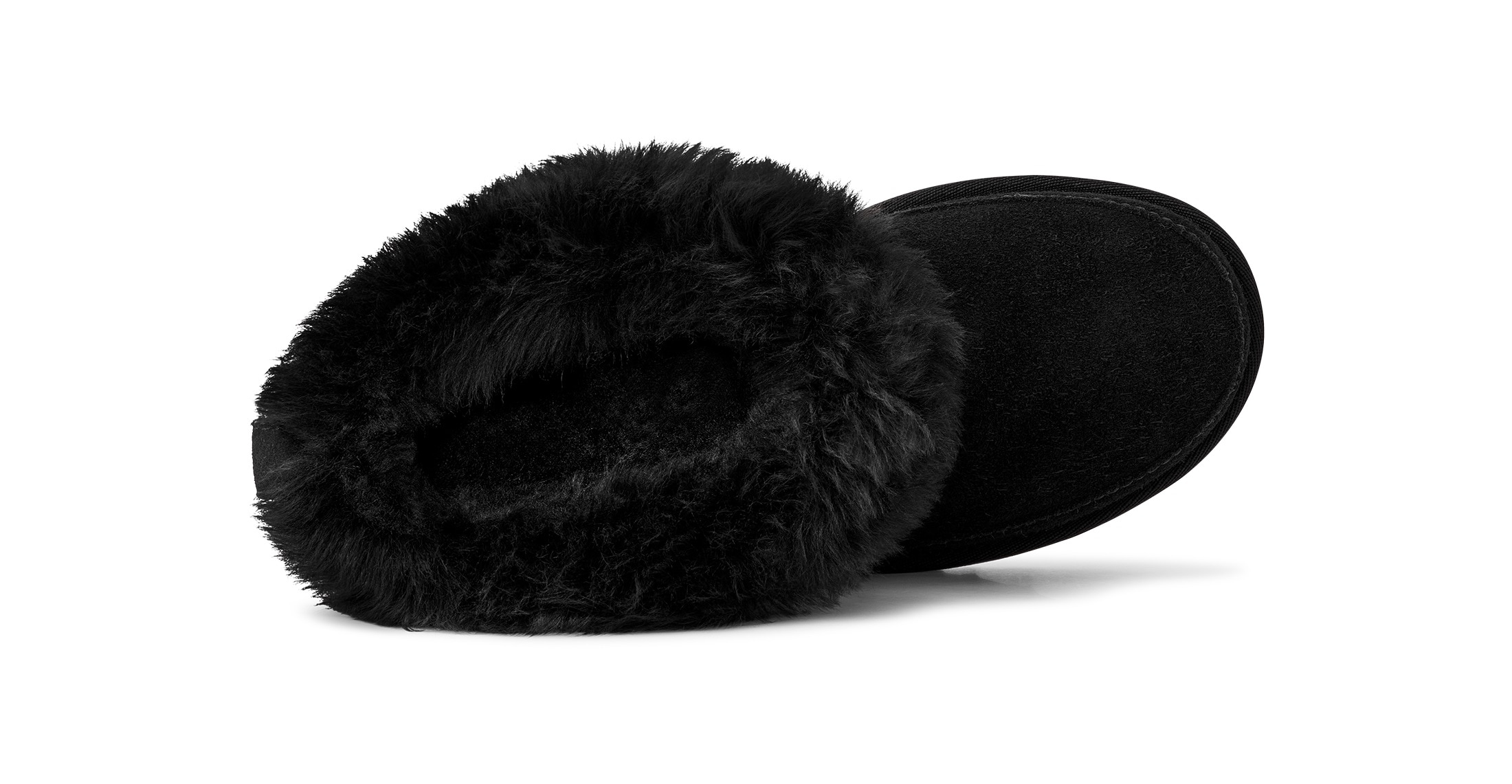 UGG Winterboots »Classic Ultra Mini Chalet«  Ankleboots, Schlupfboots mit modischer Schaffell Verzierung