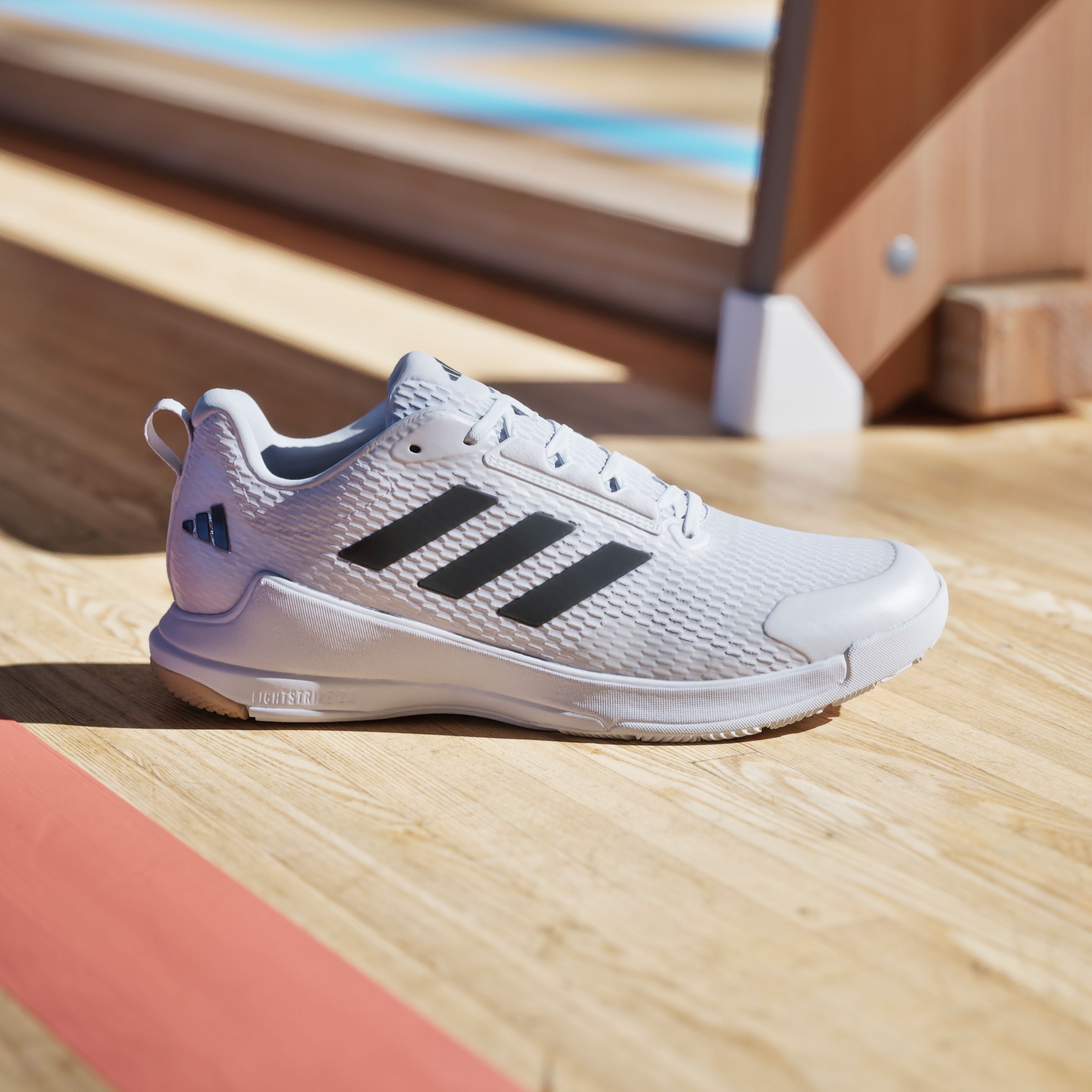 adidas Performance Hallenschuh, besonders geeignet für Handball und Volleyball