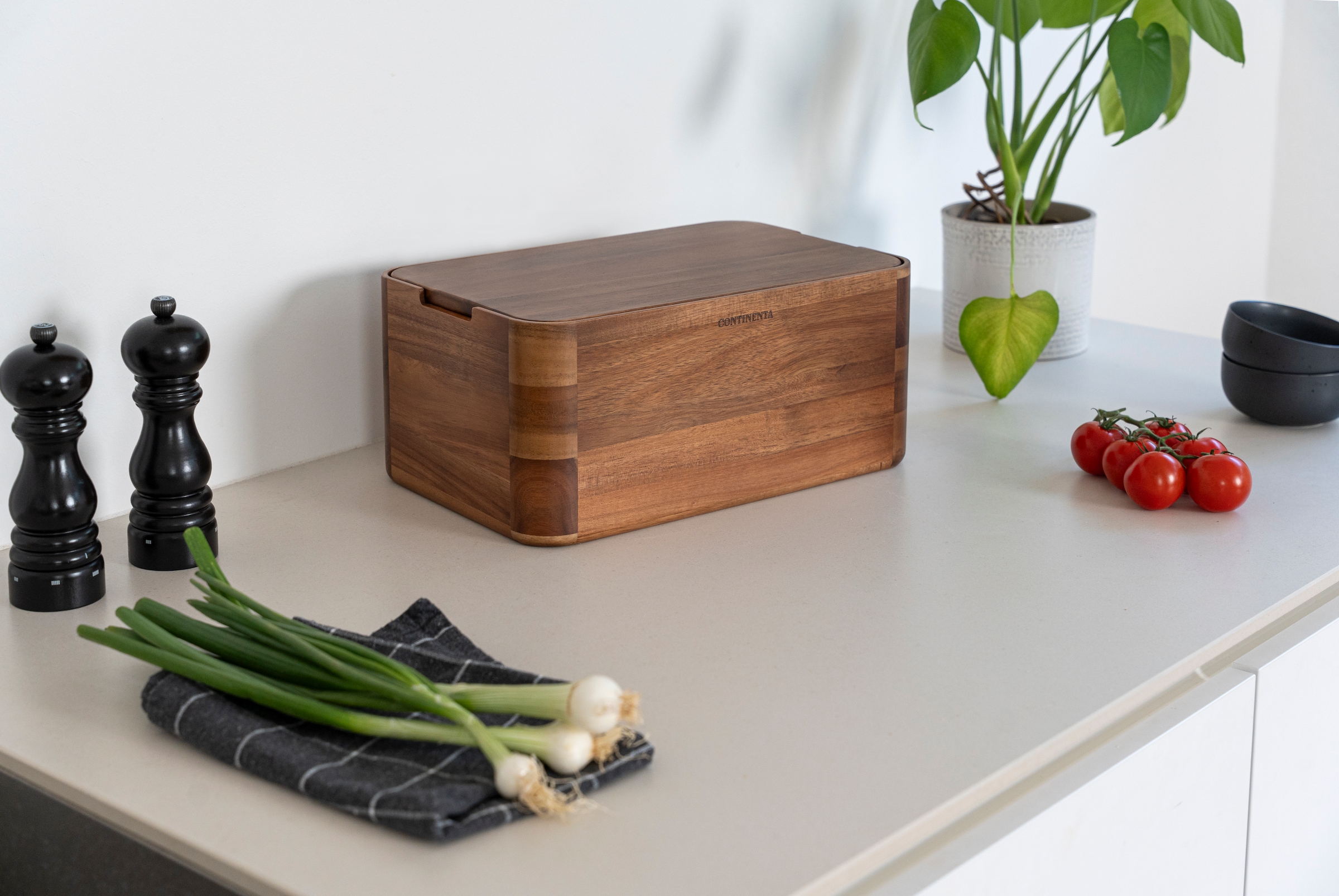 Continenta Brotkasten »Brotbox aus Akazienholz«