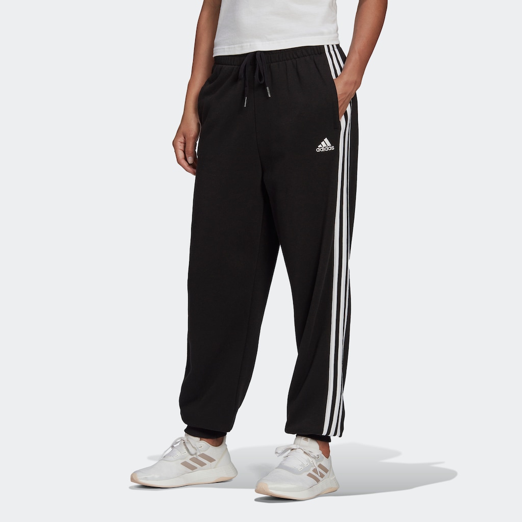 adidas Sportswear Sporthose »ESSENTIALS STUDIO LOUNGE 3-STREIFEN HOSE«, (1 tlg.)