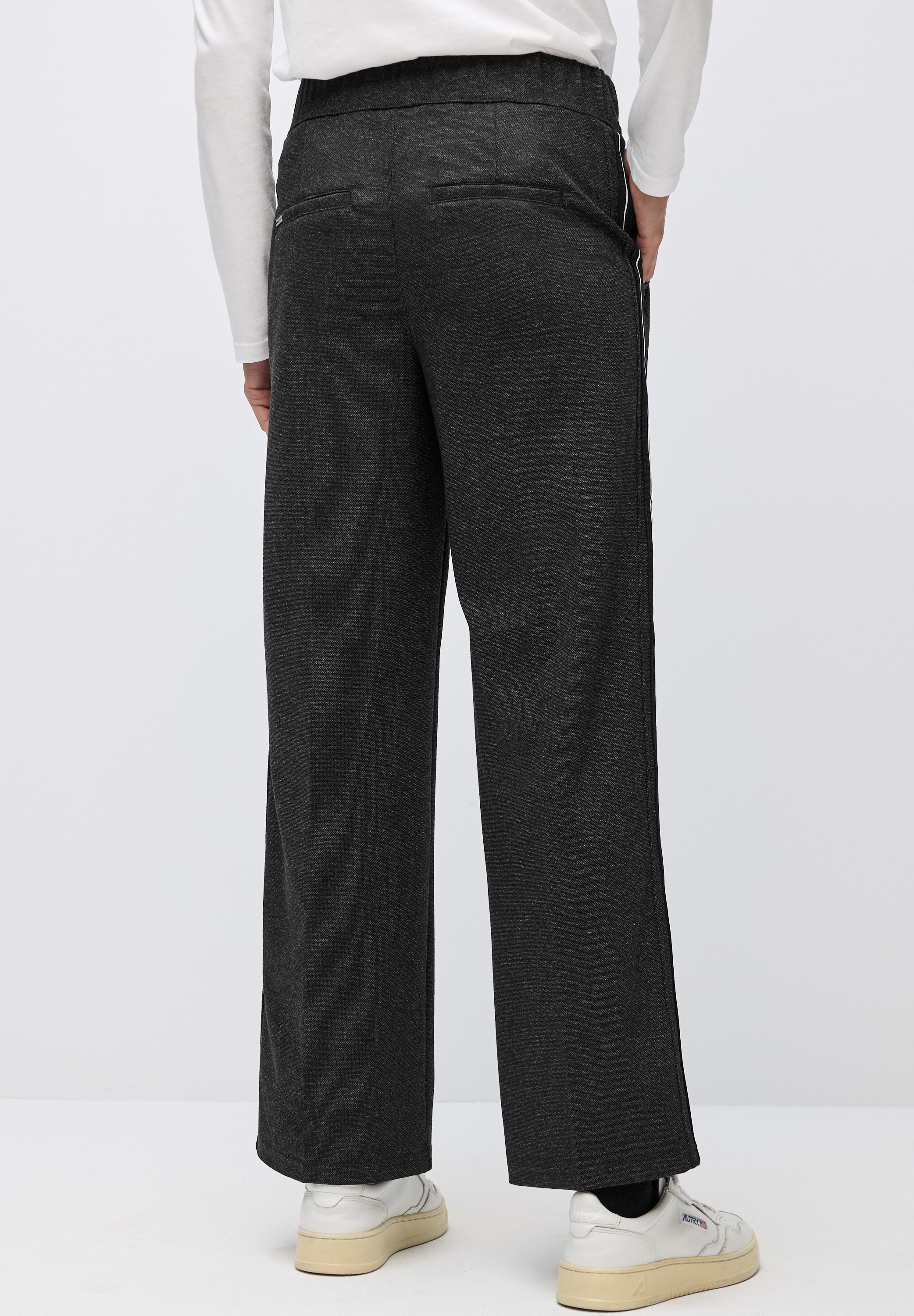 STREET ONE Stoffhose »QR Straight Leg Mela«, mit Tape und seitlichen Taschen