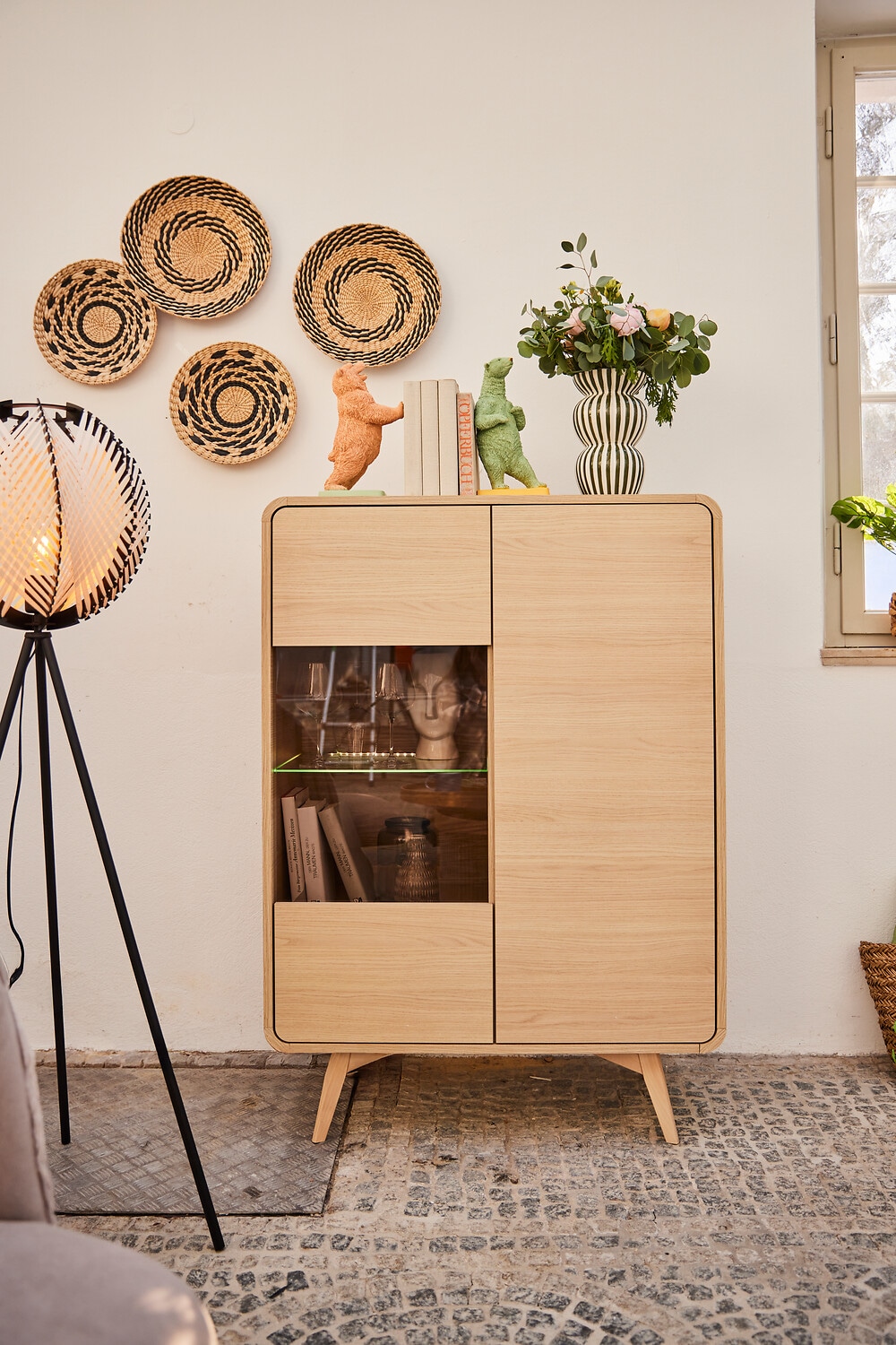 Home affaire Vitrine »Torsby, moderne Glasvitrine, Stauraumelement, Schrank« abgerundete Ecken, ausreichend Stauraum, vielseitig einsetzbar