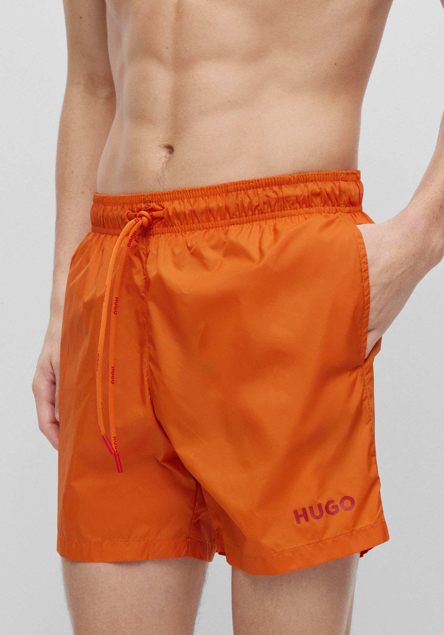 HUGO Badepants, mit Logo-Kordelzug