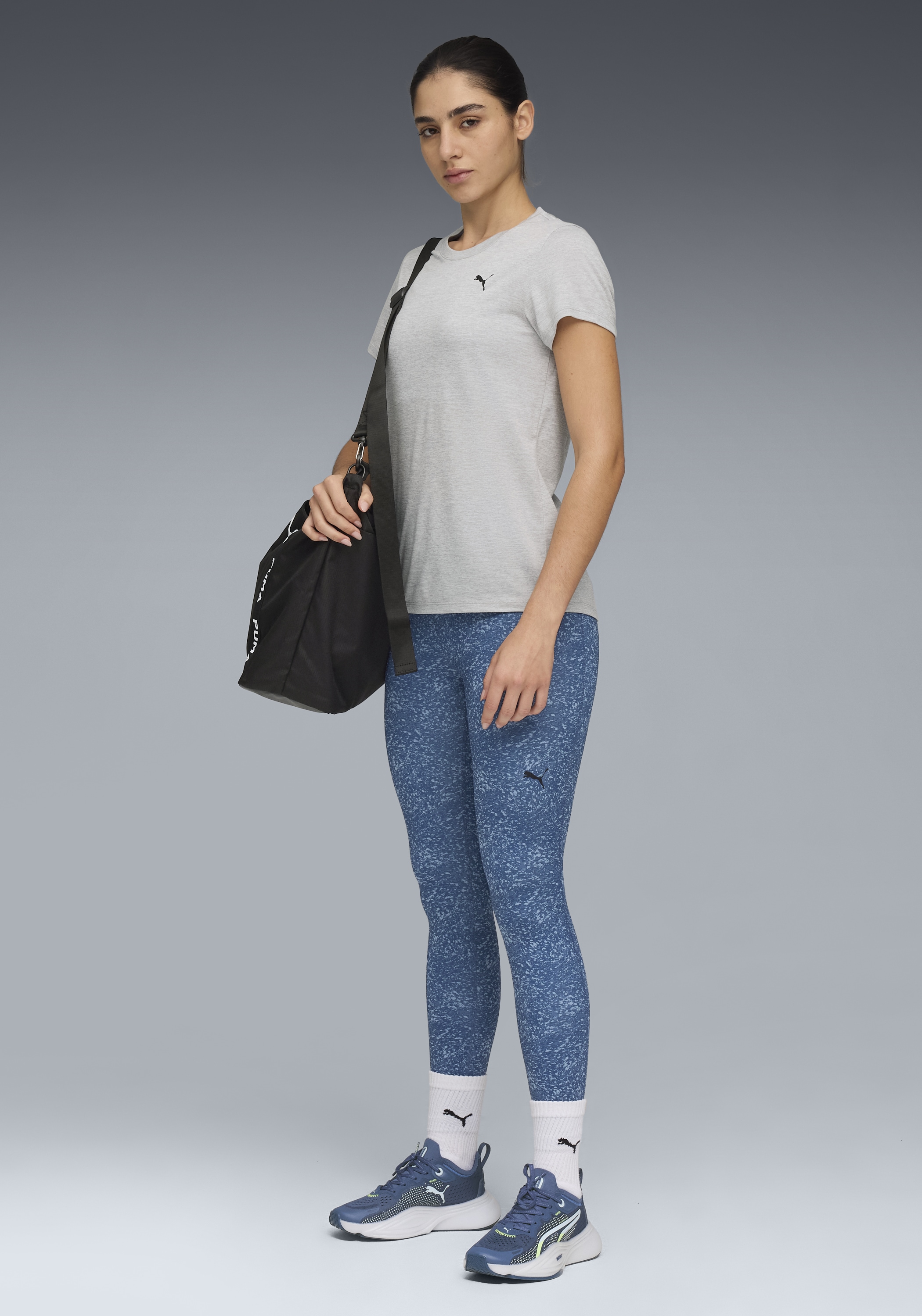 PUMA Trainingsshirt »W TAD ESSENTIAL HEATHER TEE« gerade Schnittform, kurze Ärmel, Trainings-T-Shirt