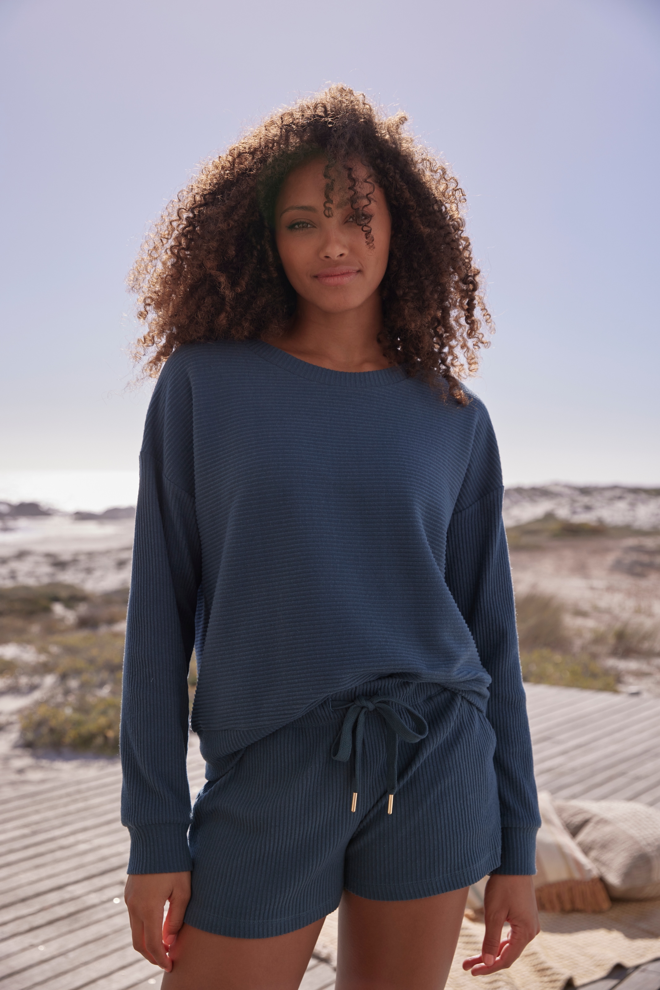 s.Oliver Sweatshirt, aus Ripp-Qualität mit überschnittenen Schultern, Loungewear