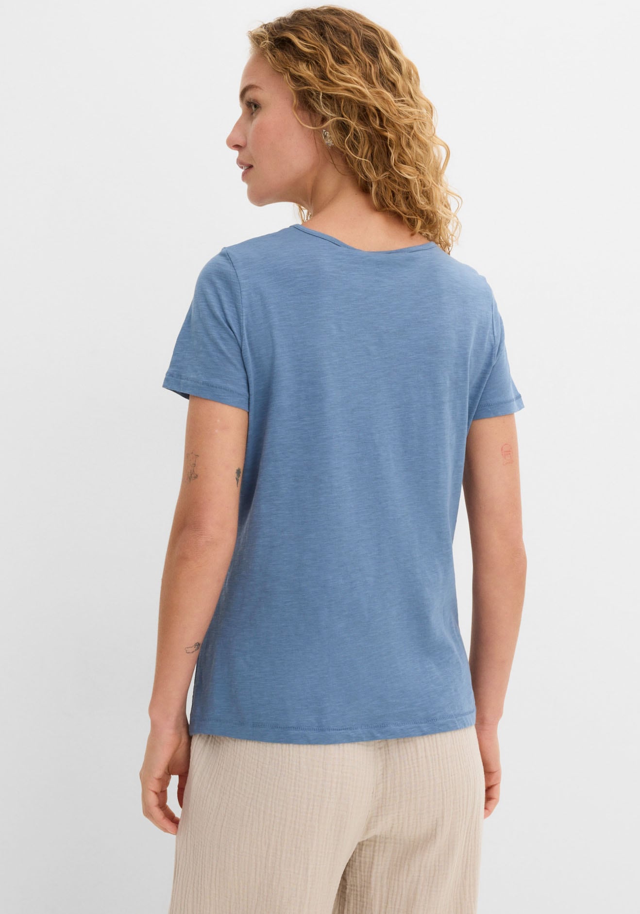 bonprix T-Shirt »T-Shirt aus reiner Baumwolle« Regular Fit, Kurzarm, aus Baumwolle, mit farbenfrohem Print