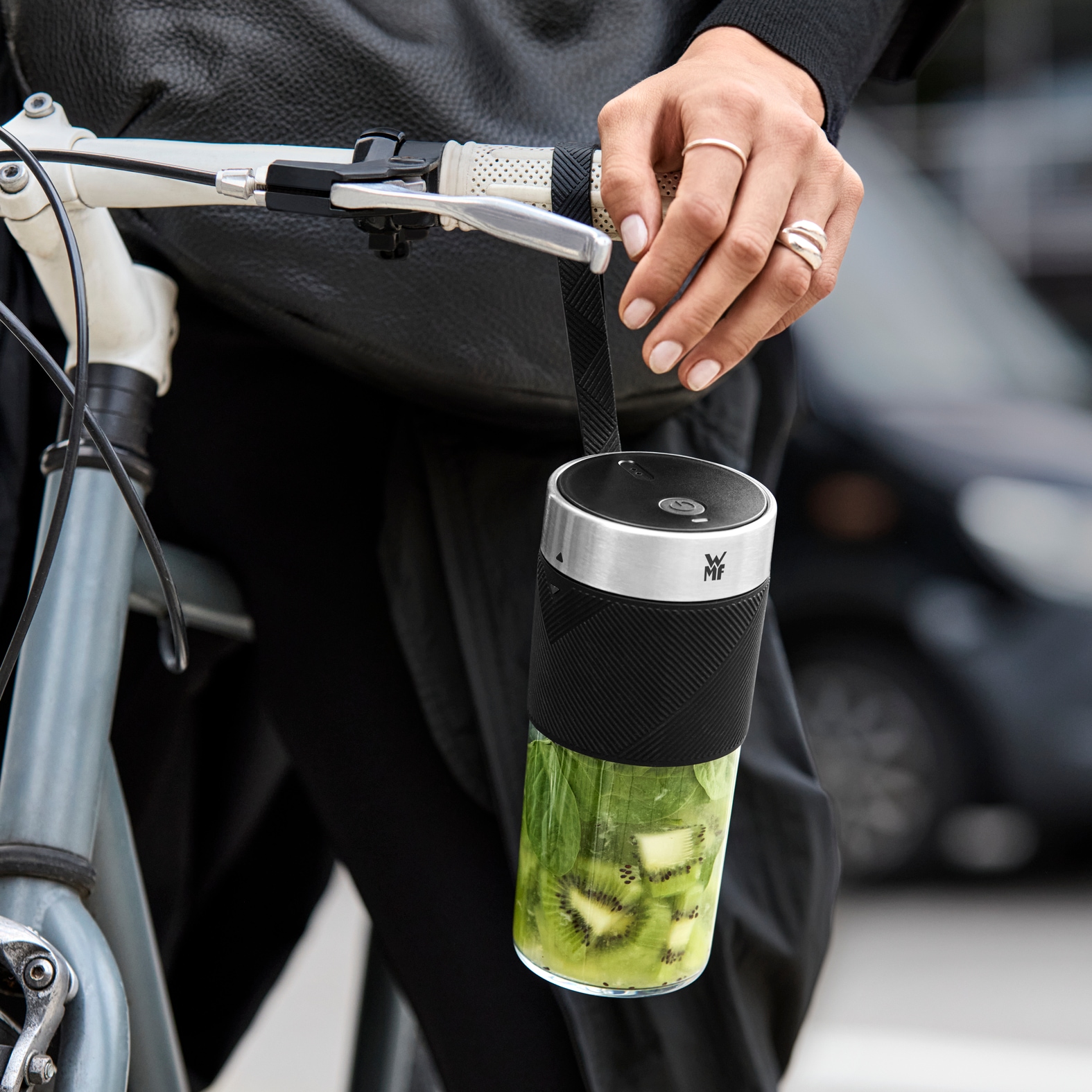 WMF Smoothie-Maker »KÜCHENminis Mix on the go« 50 W aufladbarer Mixer, tragbar und kompakt für unterwegs, leise Handhabung