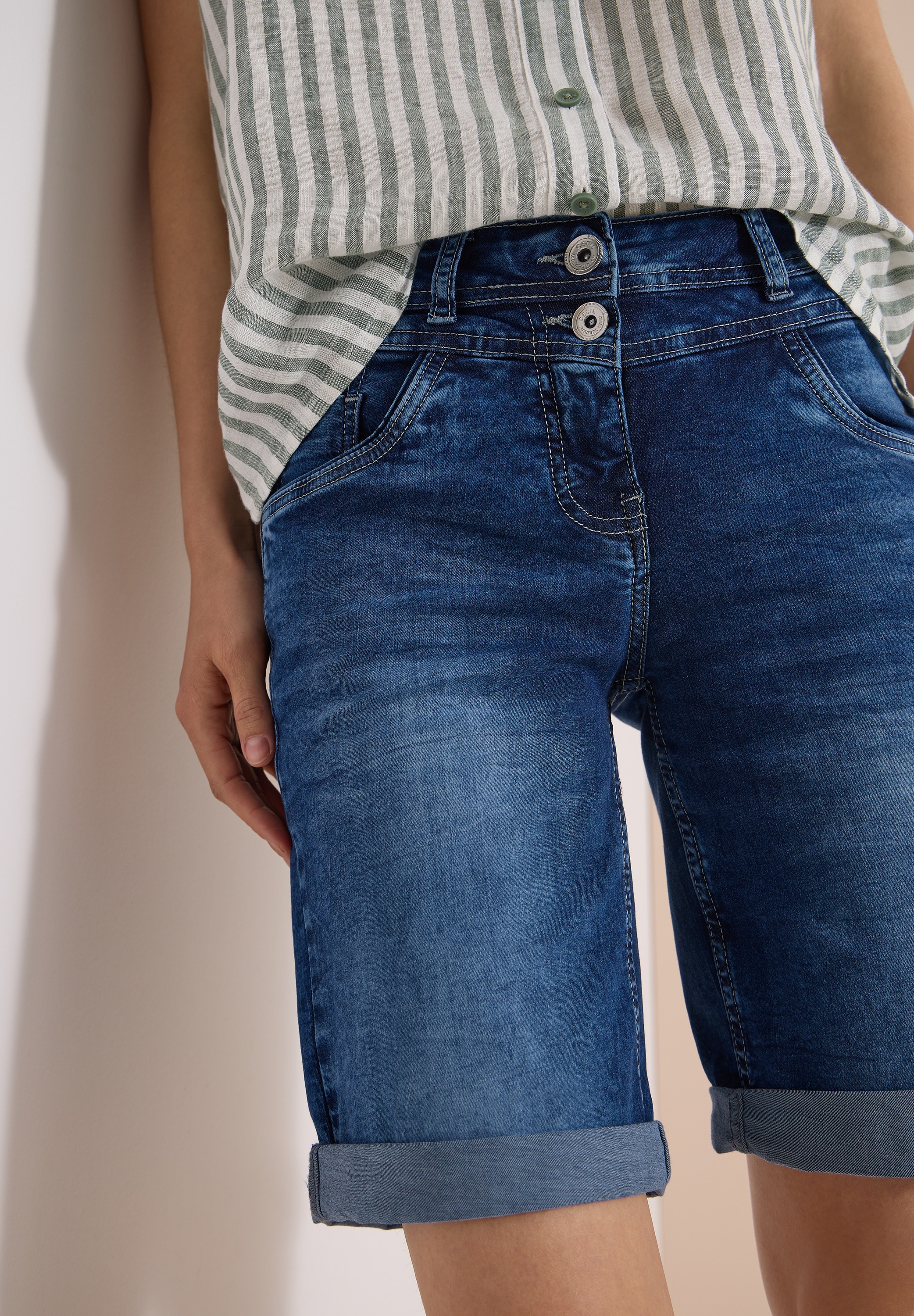 Cecil Jeansshorts »Style Scarlett« Turn-Up-Detail, Casual Fit, 5-Pocket-Style
