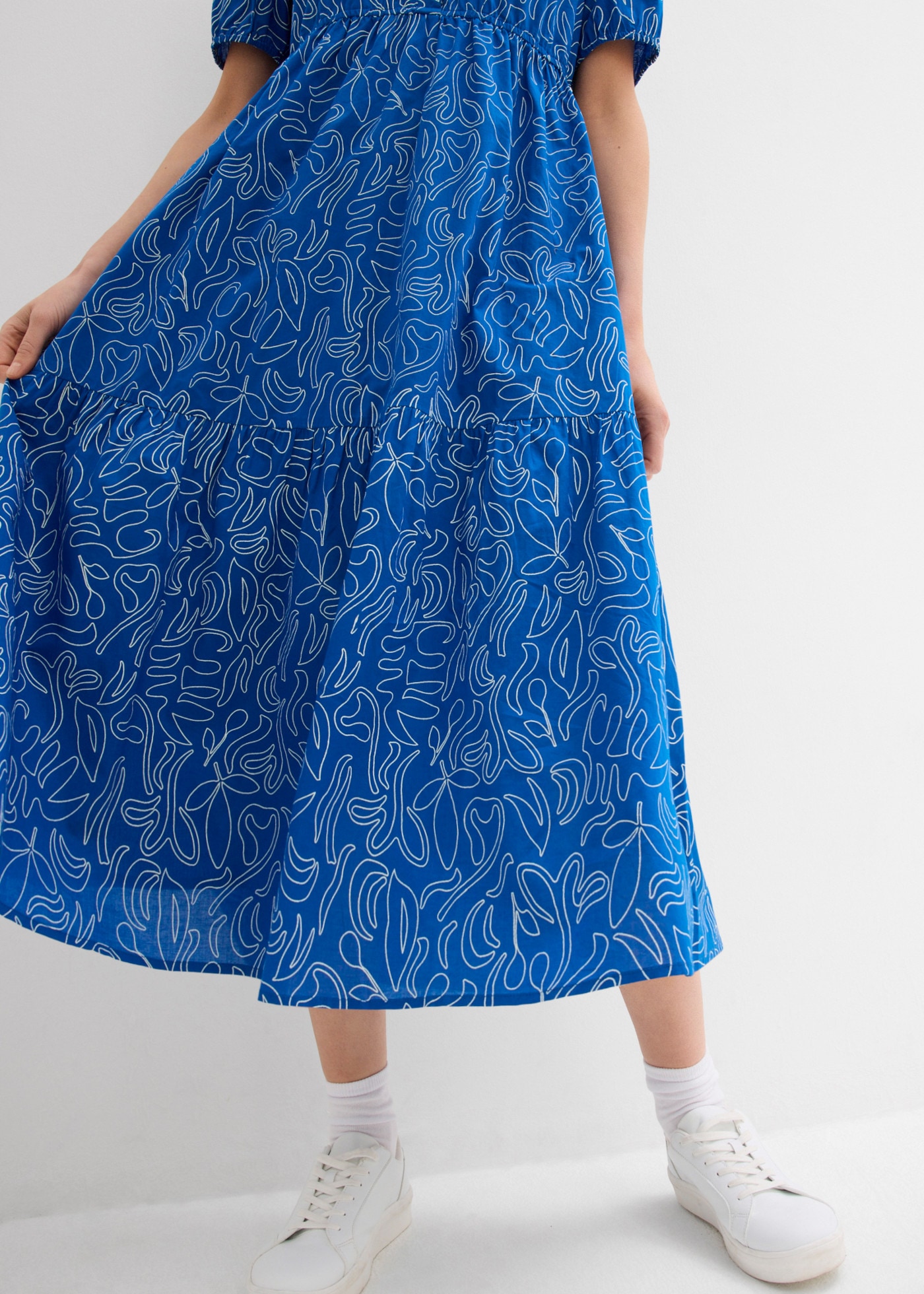 bonprix Midikleid körperumspielende Form, mit Henleykragen, Halbarm-Design